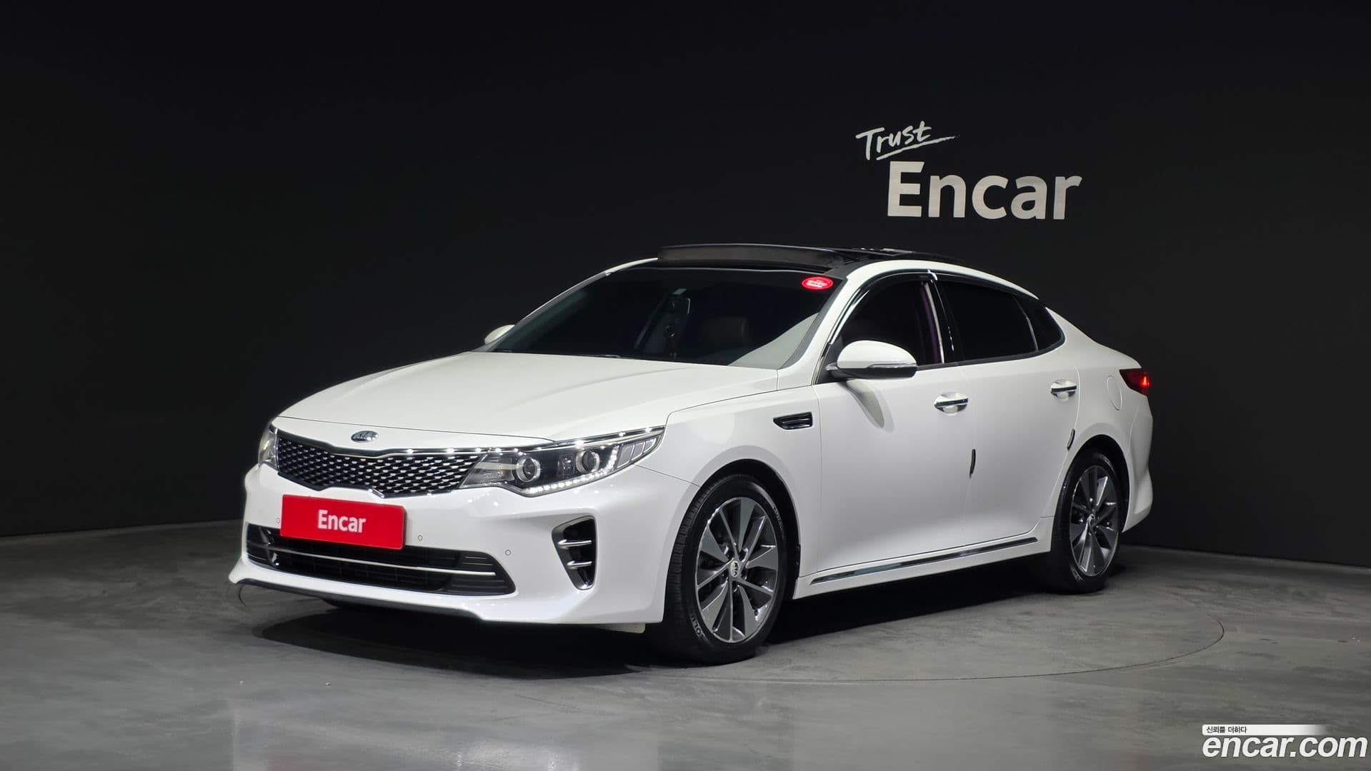 Main__Slider__Photo:K5 Kia 2015.9-0