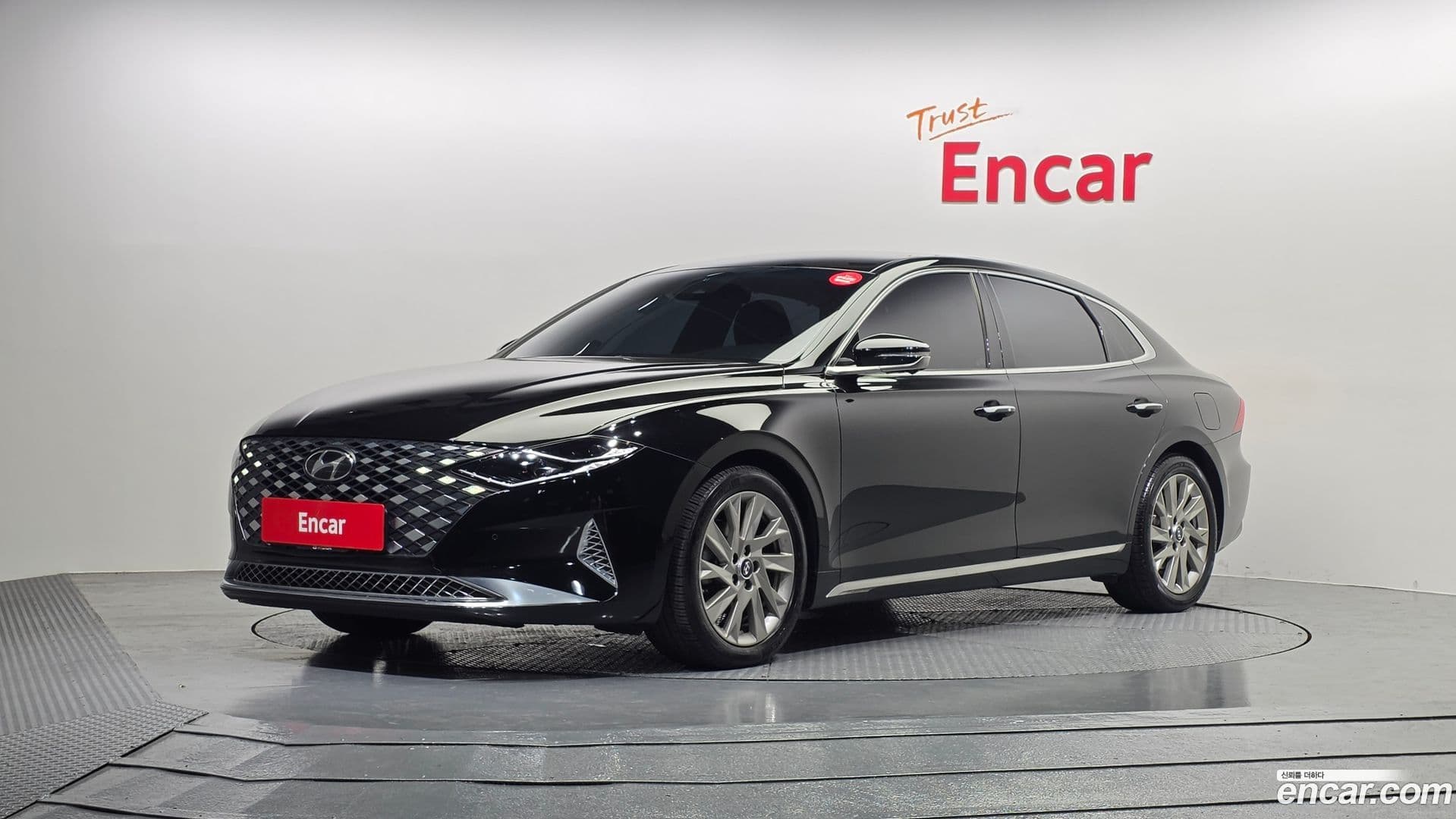 Main__Slider__Photo:Grandeur Hyundai 2020.3-0