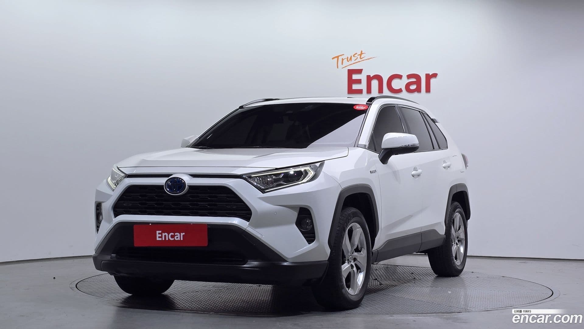 Main__Slider__Photo:RAV4 Toyota 2021.11-0