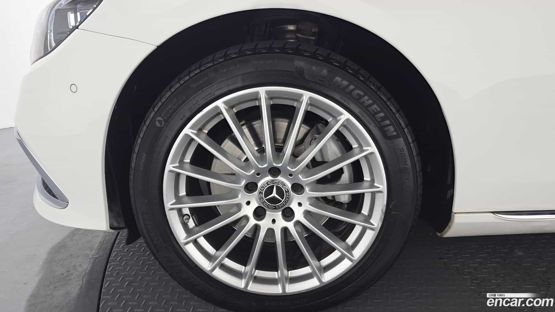 E-Class Mercedes-Benz 2022.0-OUTER-005