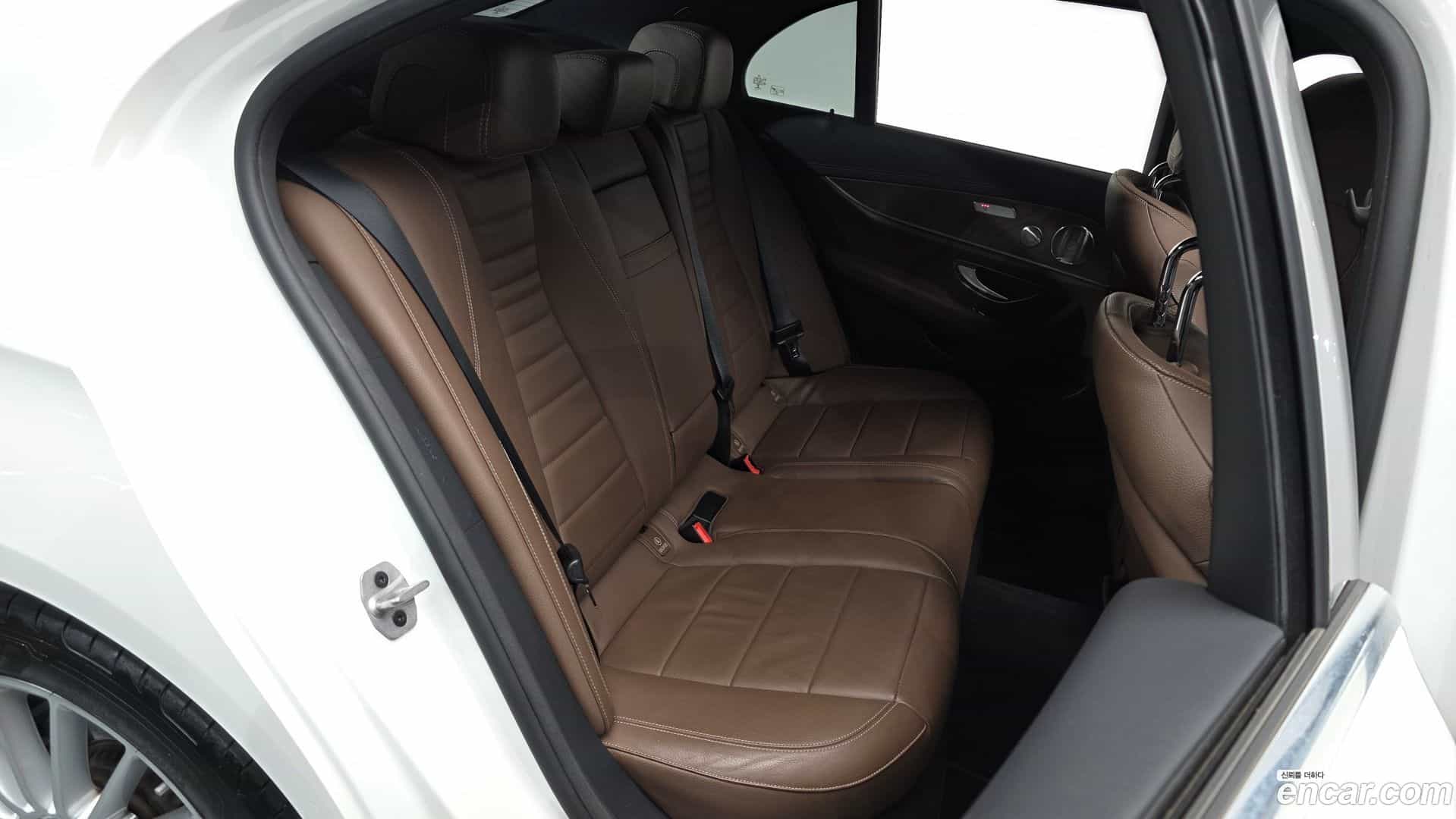 E-Class Mercedes-Benz 2022.0-OPTION-016