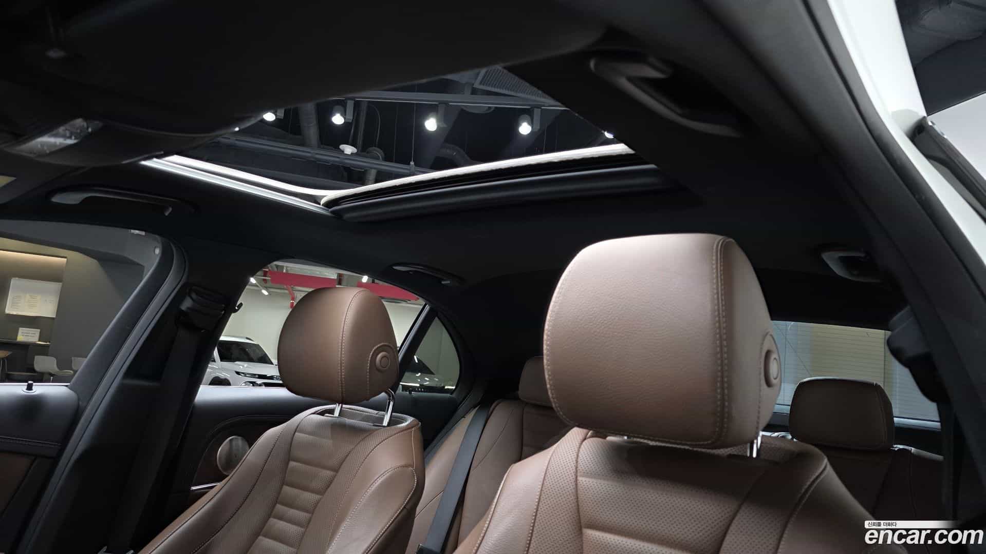 E-Class Mercedes-Benz 2022.0-OPTION-023