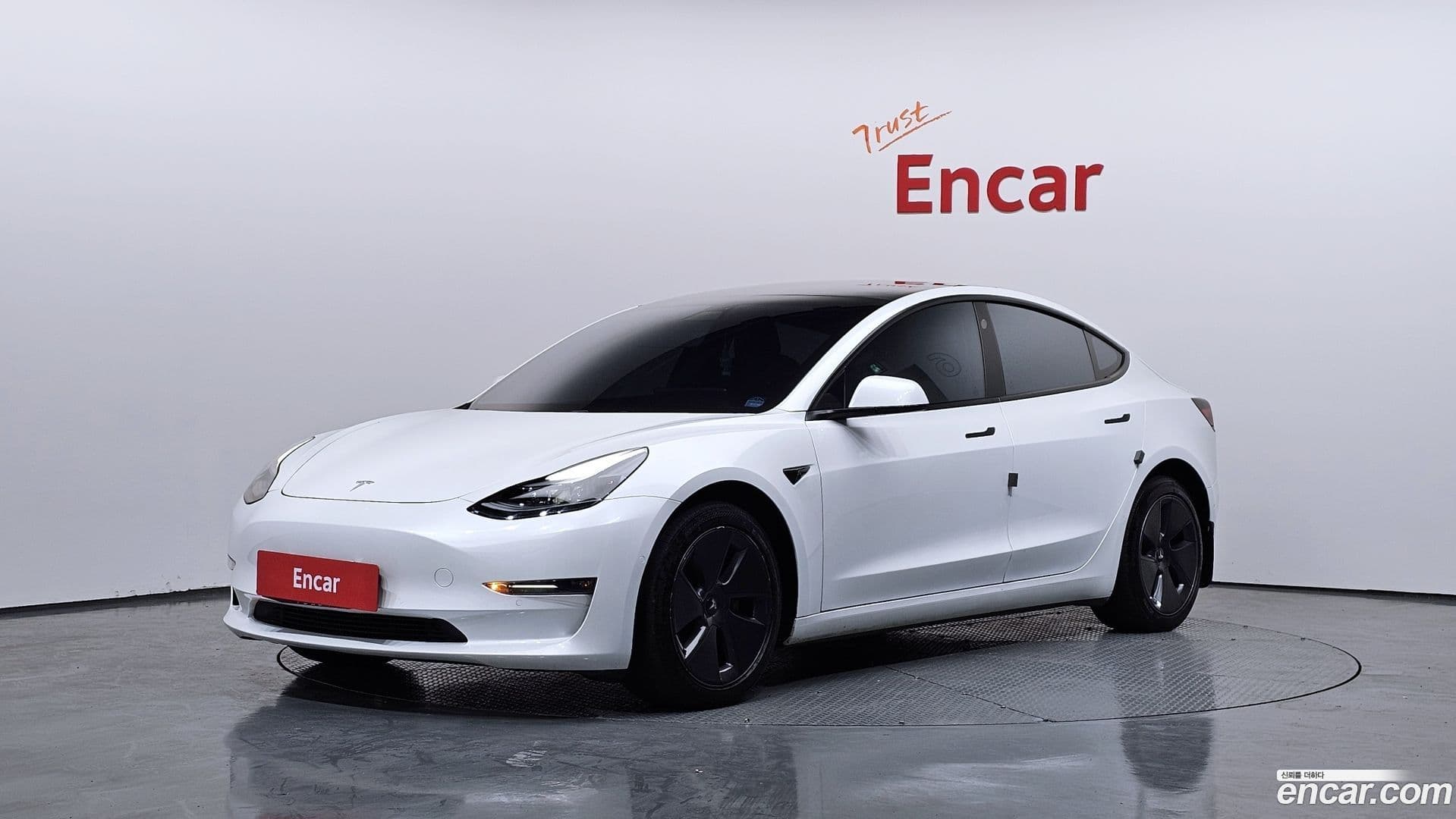 Main__Slider__Photo:Model 3 Tesla 2021.10-0