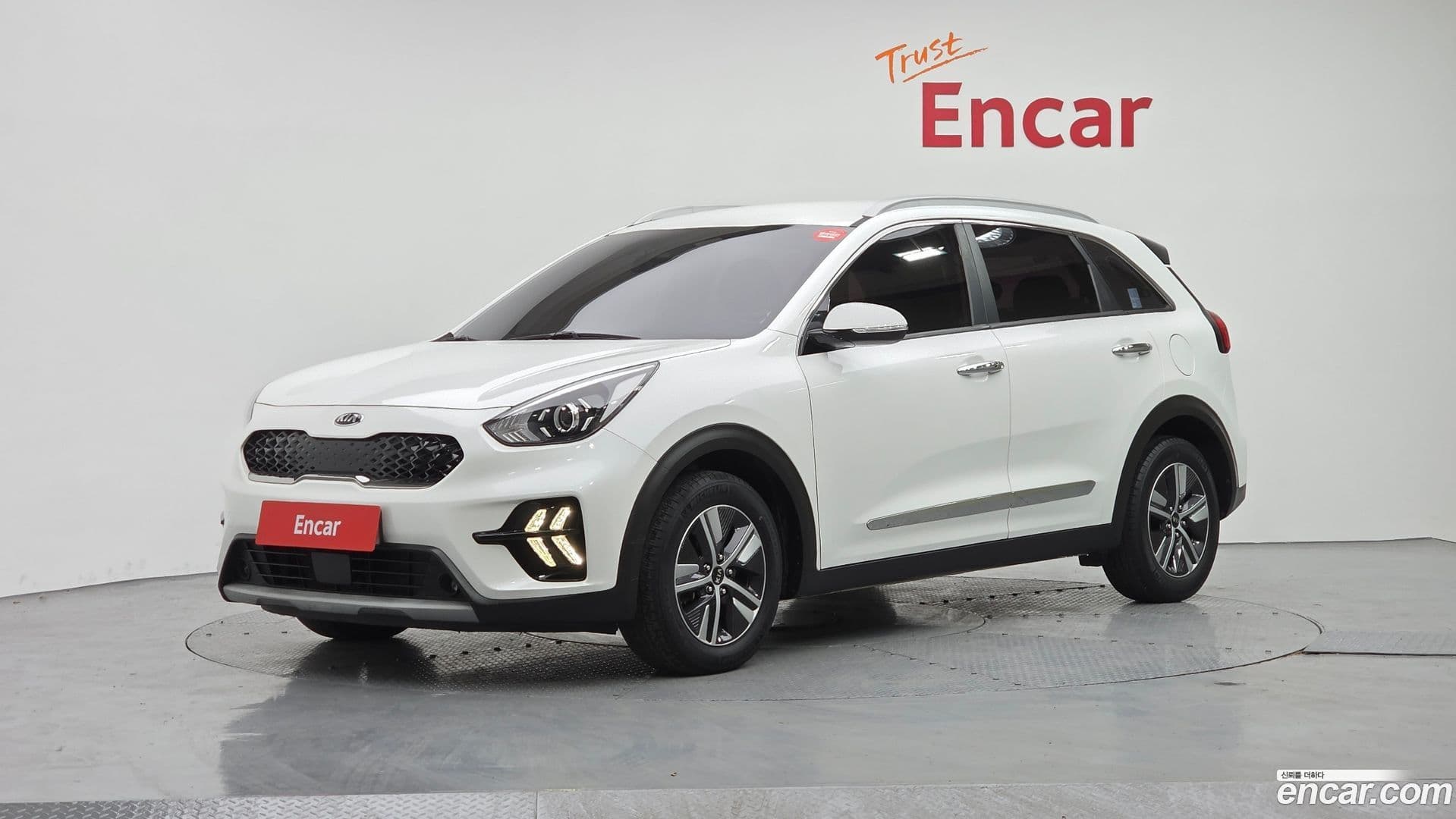 Main__Slider__Photo:Niro Kia 2020.10-0