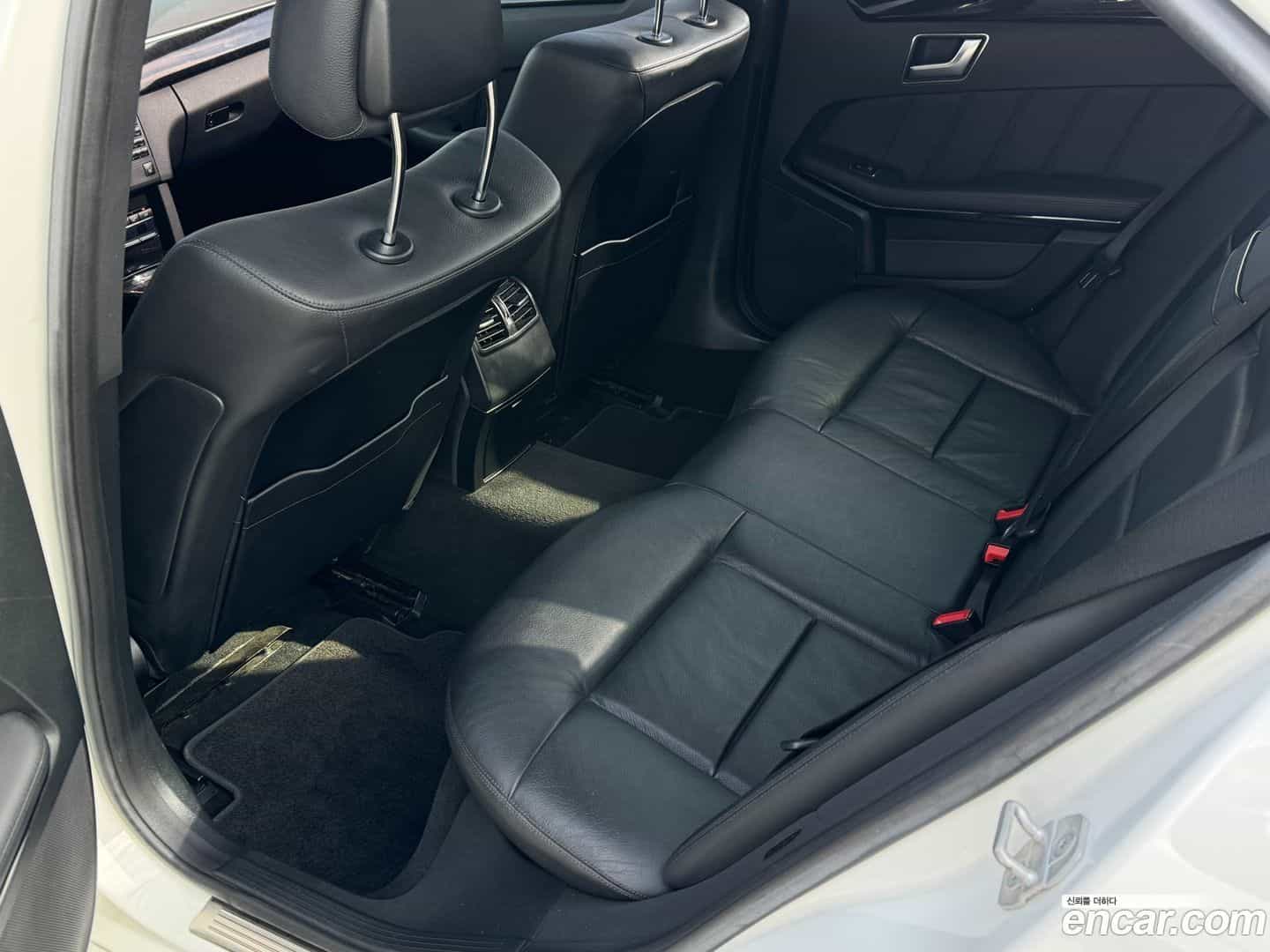 E-Class Mercedes-Benz 2013.3-OPTION-015