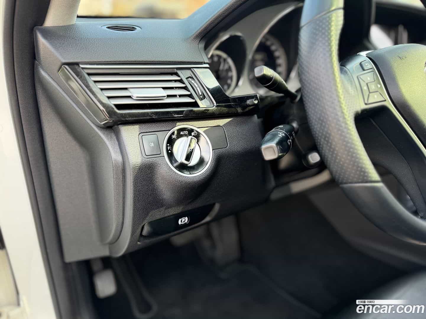 E-Class Mercedes-Benz 2013.3-OPTION-017