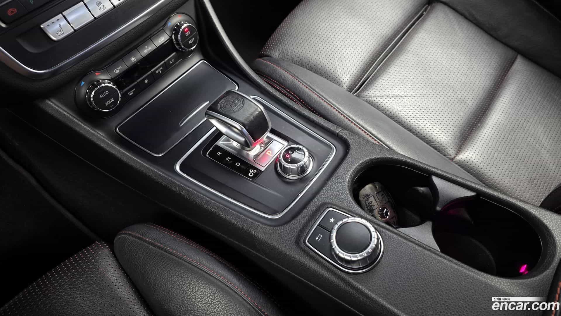 CLA-Class Mercedes-Benz 2017.7-INNER-009