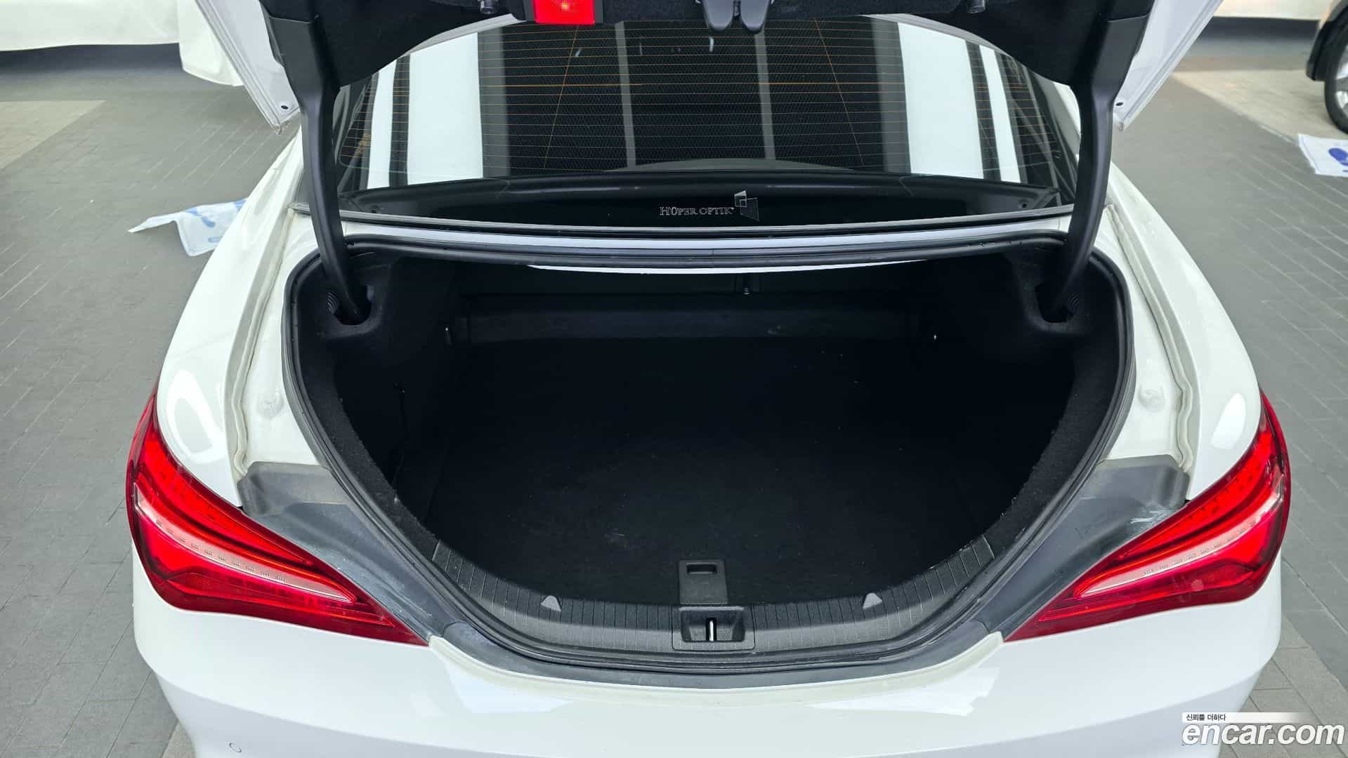 CLA-Class Mercedes-Benz 2017.7-OPTION-024