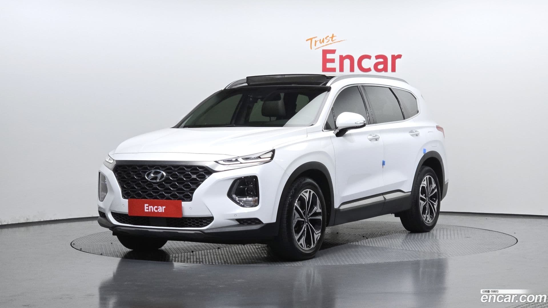 Main__Slider__Photo:Santafe Hyundai 2018.8-0