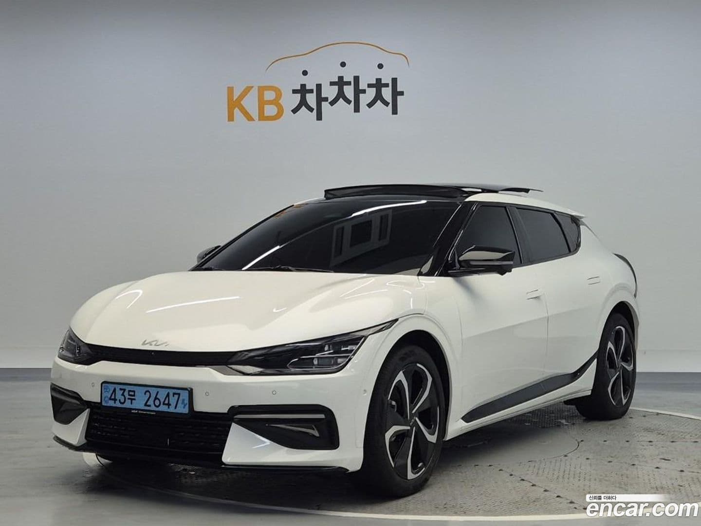 Main__Slider__Photo:EV6 Kia 2023.2-0