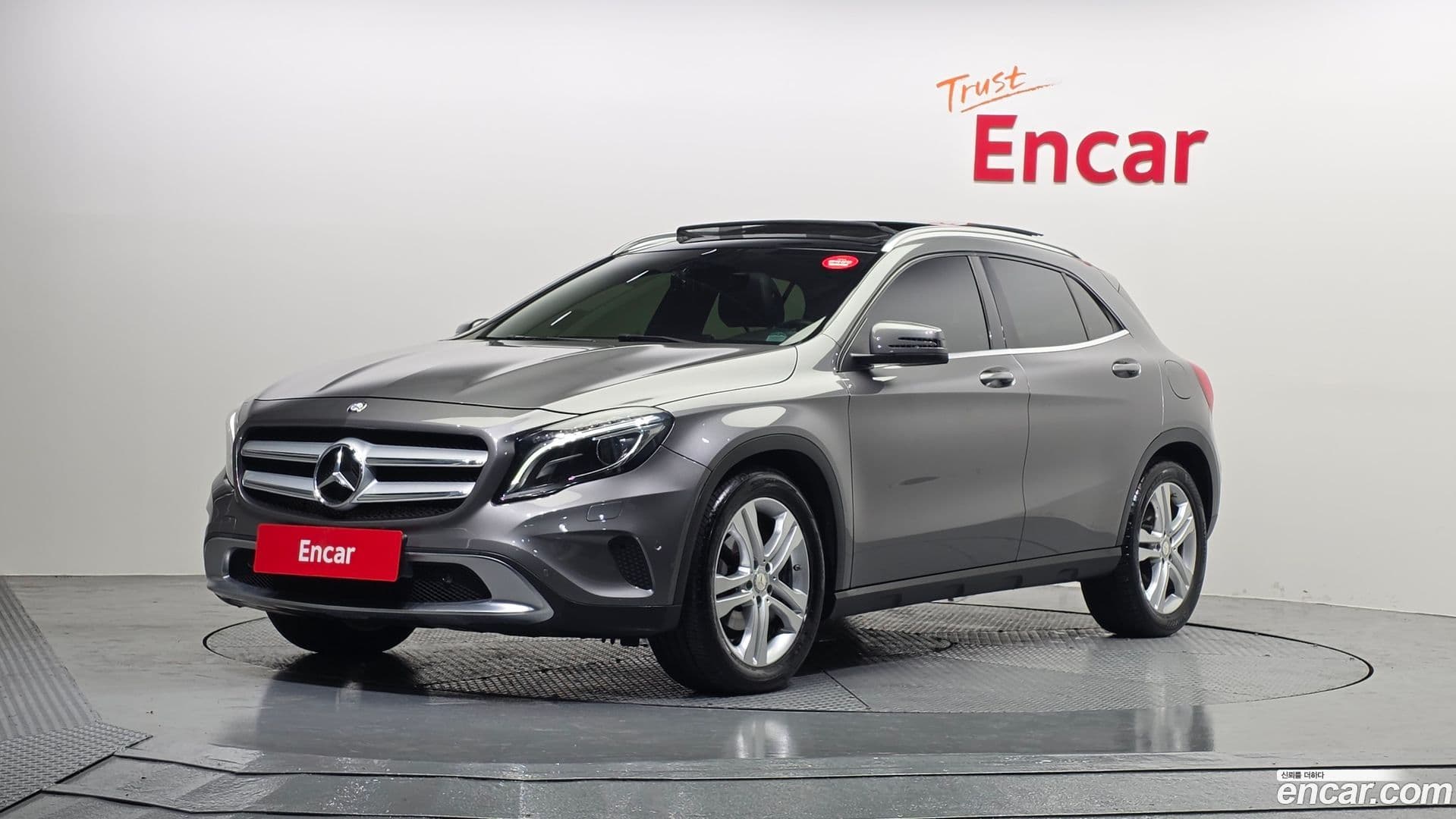 Main__Slider__Photo:GLA-Class Mercedes-Benz 2015.8-0