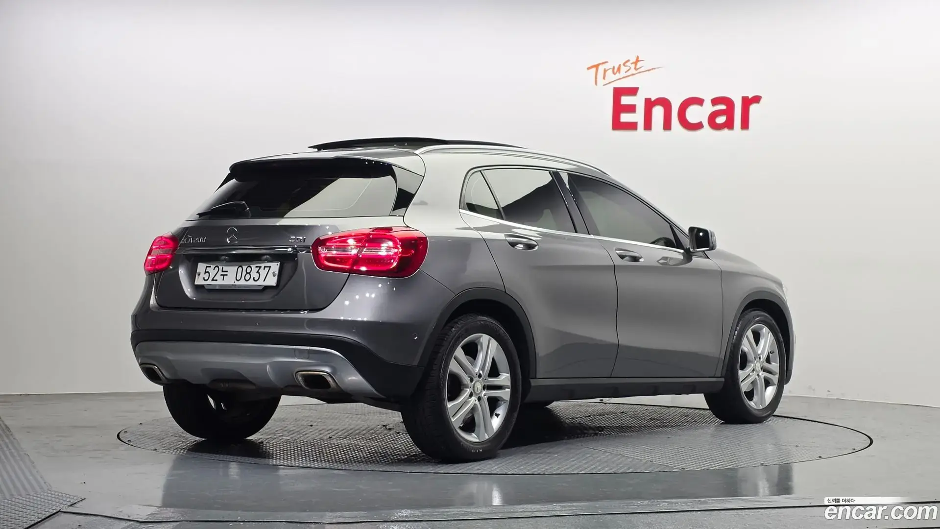 Main__Slider__Photo:GLA-Class Mercedes-Benz 2015.8-1