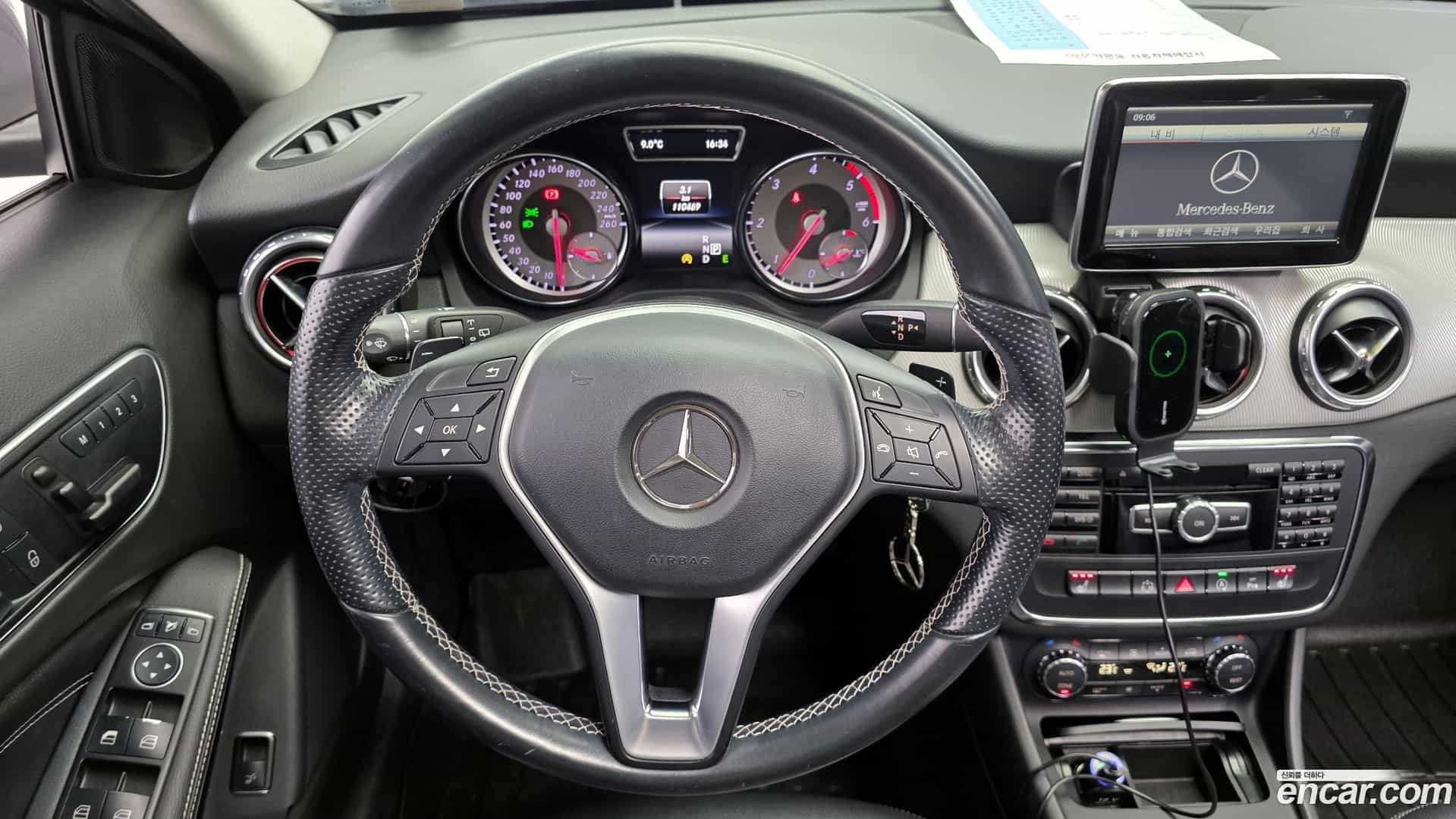 GLA-Class Mercedes-Benz 2015.8-OPTION-017