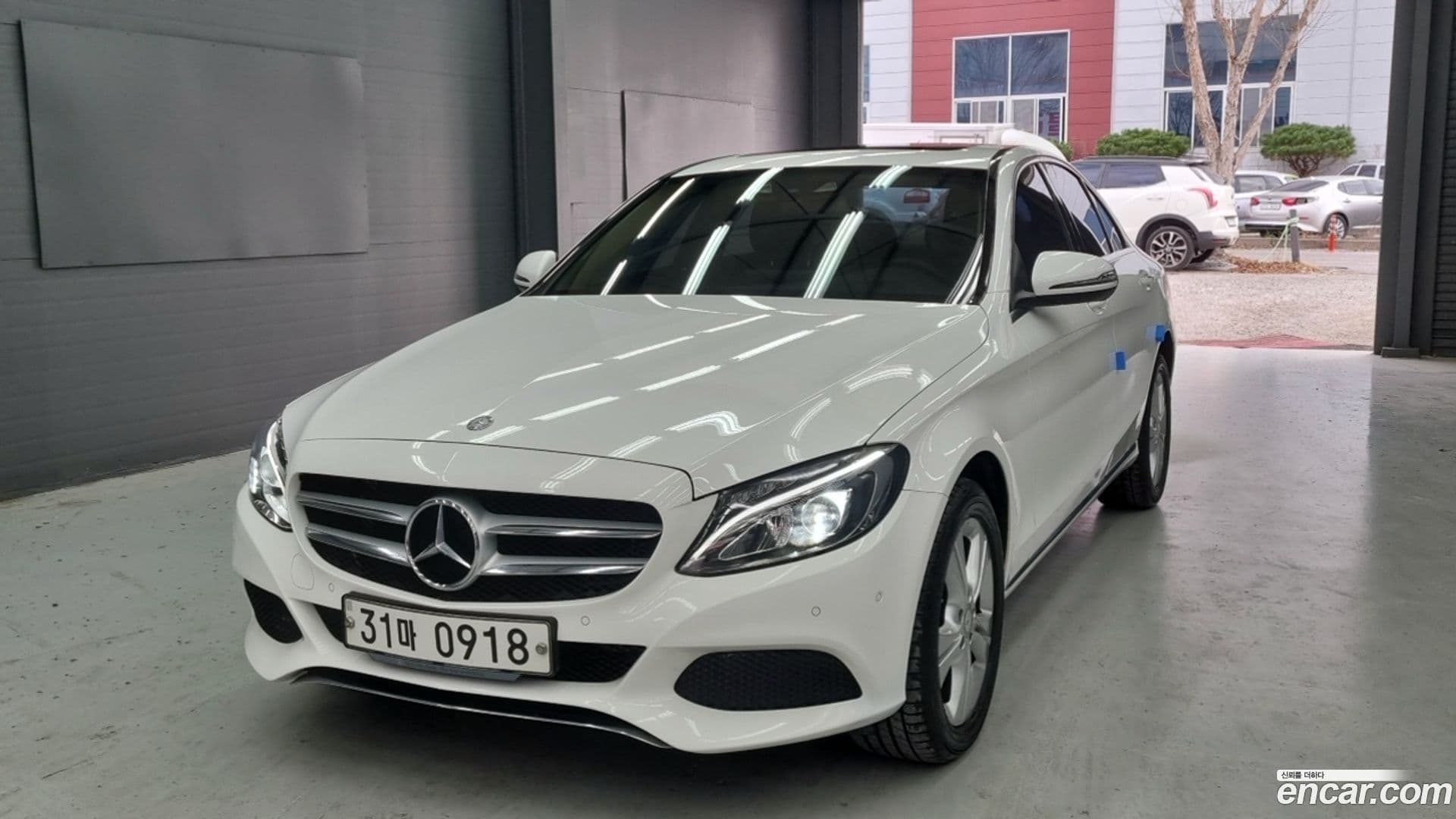 Main__Slider__Photo:C-Class Mercedes-Benz 2015.9-0