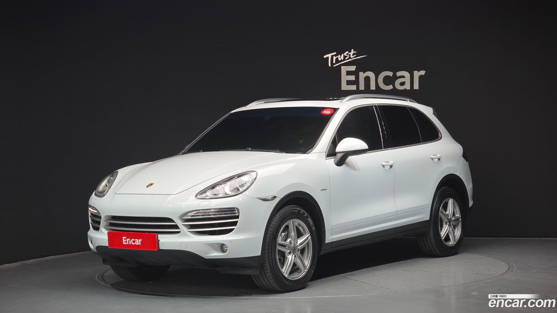 Main__Slider__Photo:Cayenne Porsche 2014.10-0