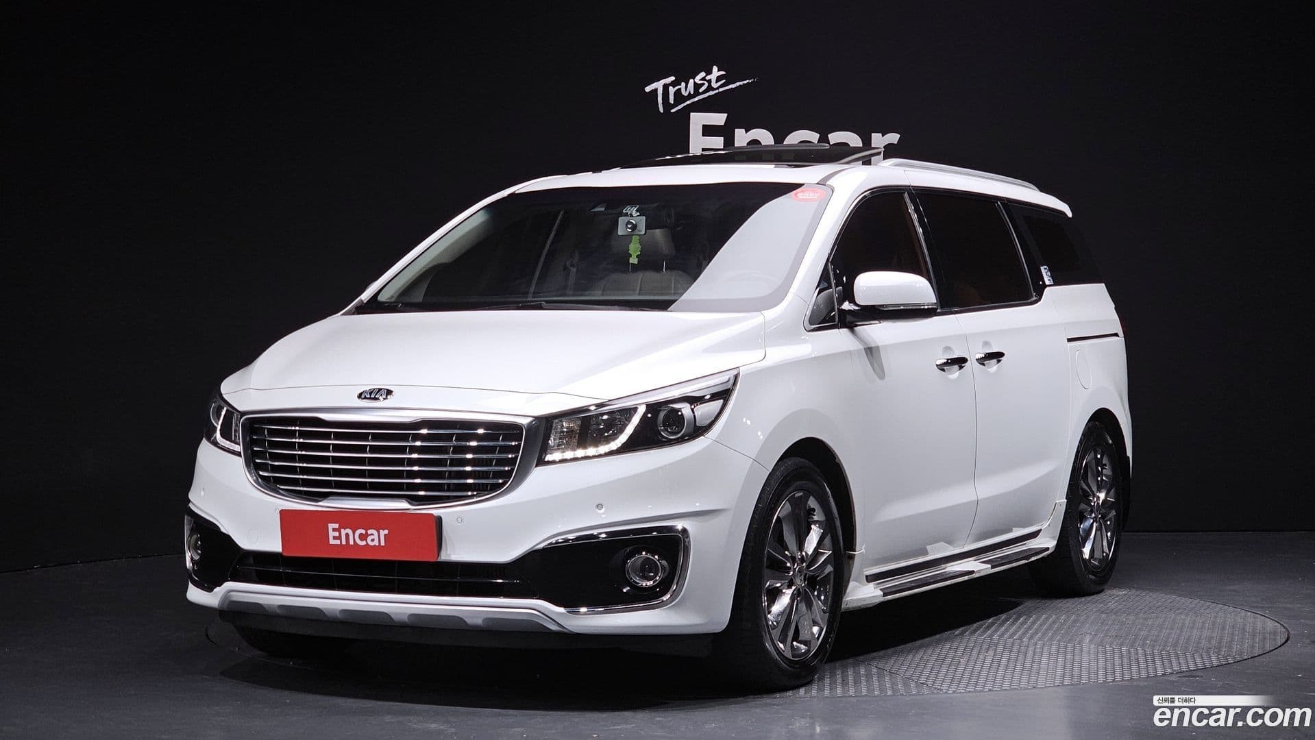 Main__Slider__Photo:Canival Kia 2015.7-0