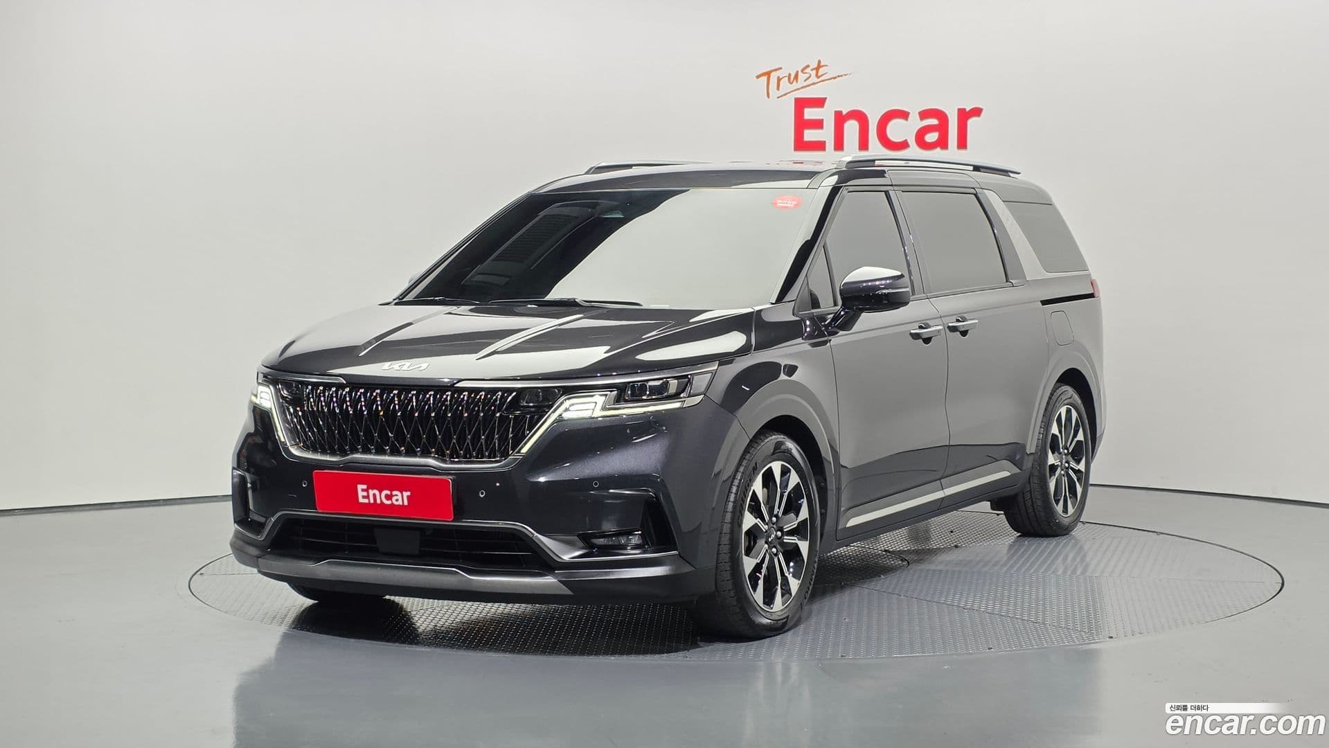 Main__Slider__Photo:Canival Kia 2023.4-0