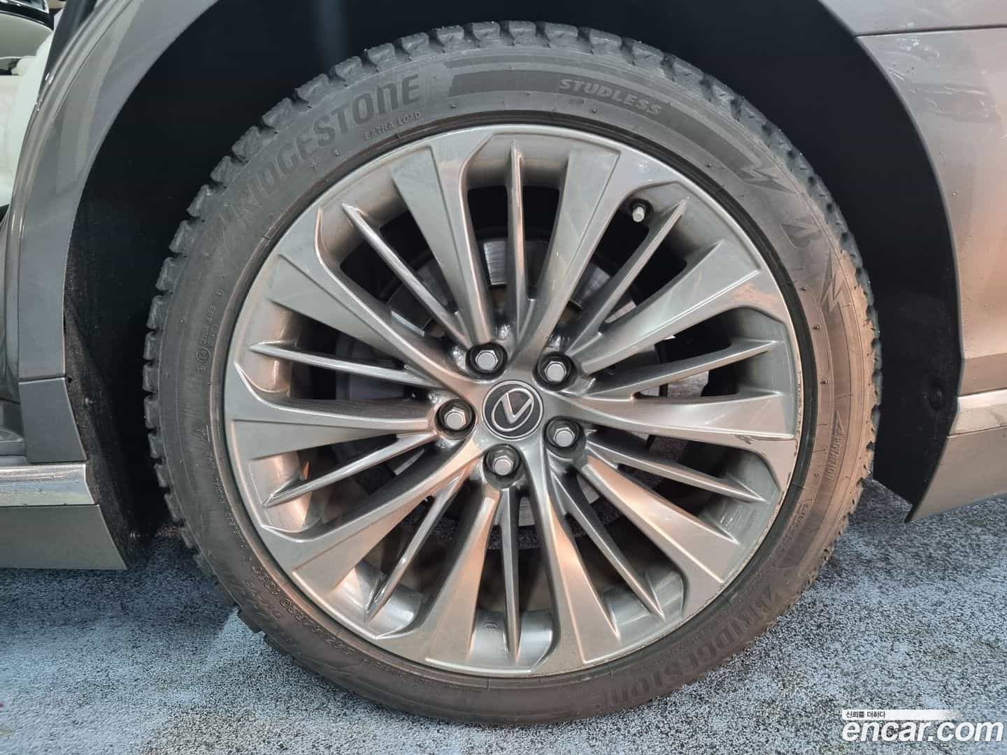 LS Lexus 2020.6-OPTION-024