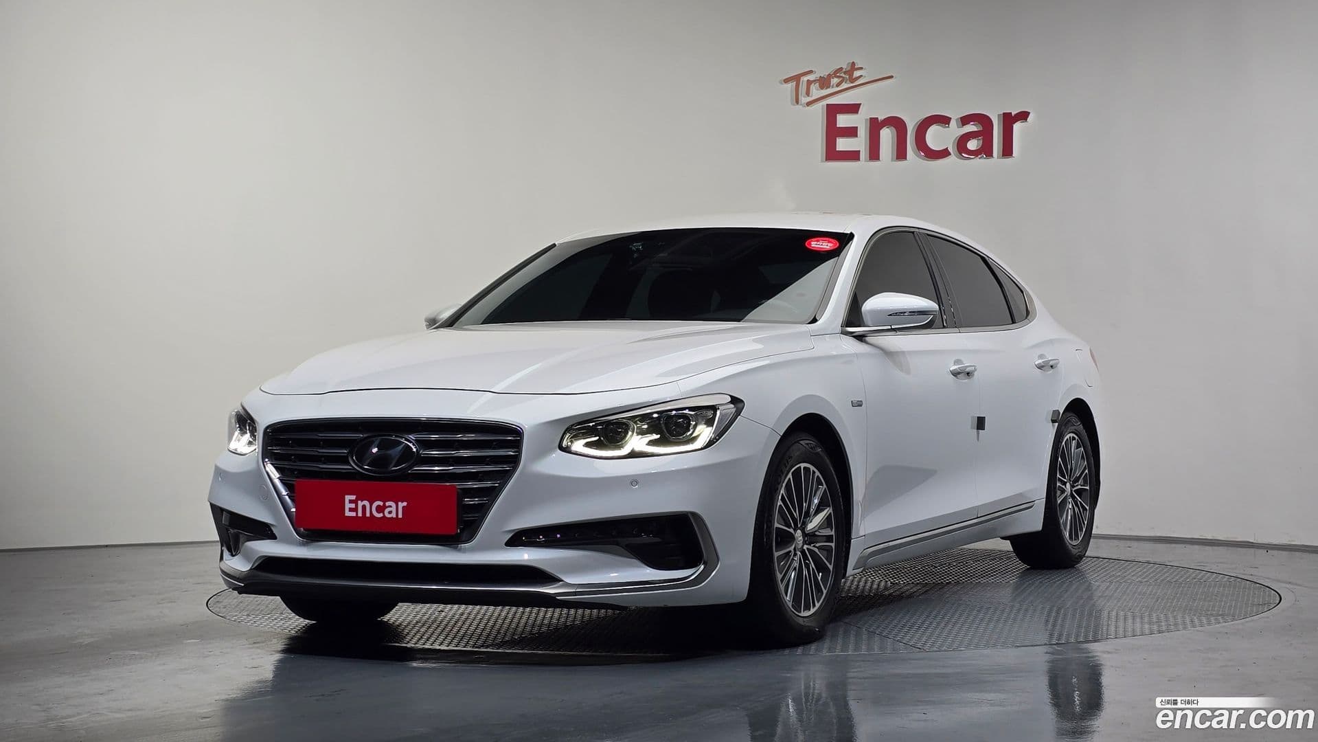 Main__Slider__Photo:Grandeur Hyundai 2019.1-0
