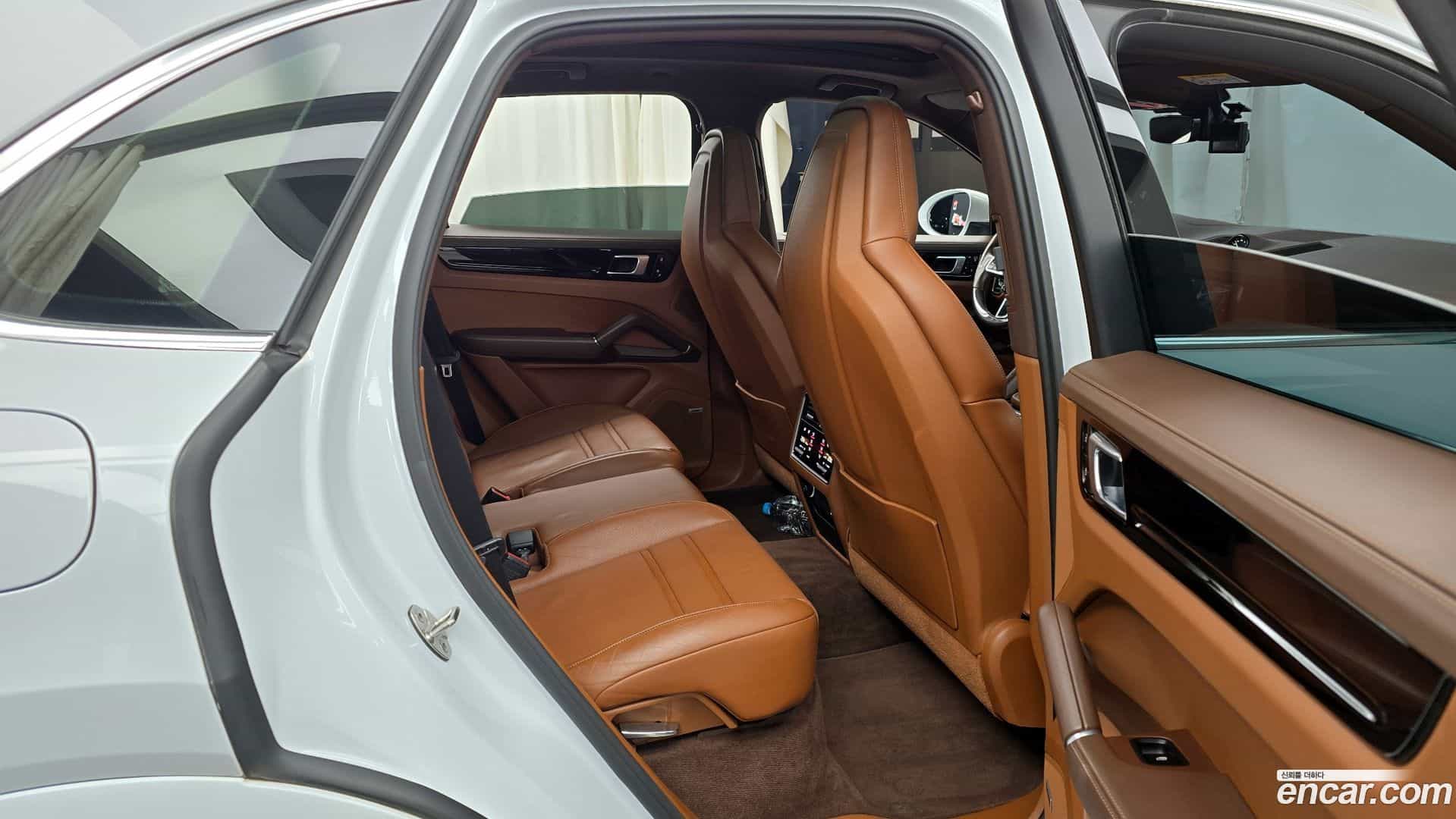 Cayenne Porsche 2020.11-OPTION-016