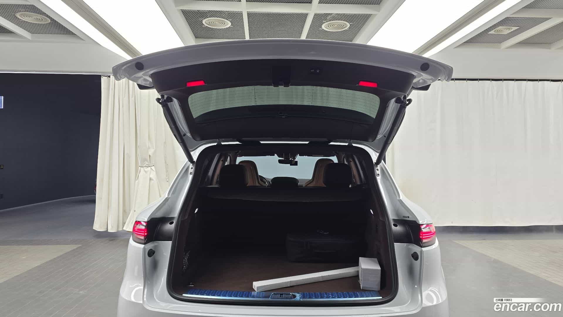 Cayenne Porsche 2020.11-OPTION-024