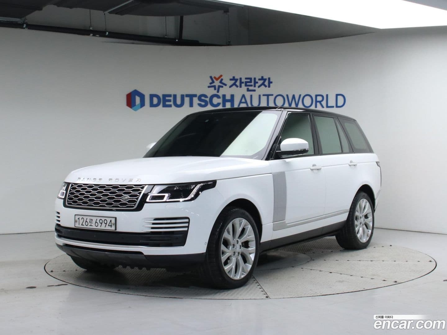 Main__Slider__Photo:Range Rover Land Rover 2019.8-0