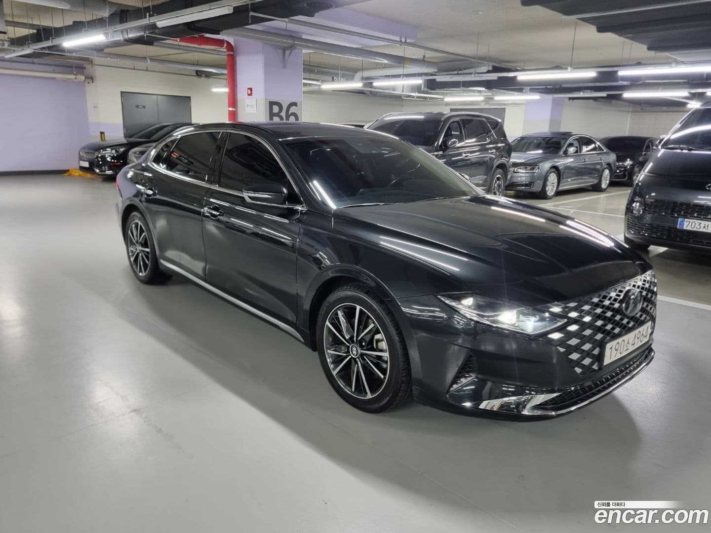 Main__Slider__Photo:Grandeur Hyundai 2020.10-0