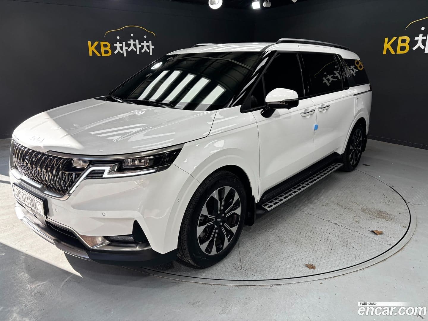 Main__Slider__Photo:Canival Kia 2022.5-0