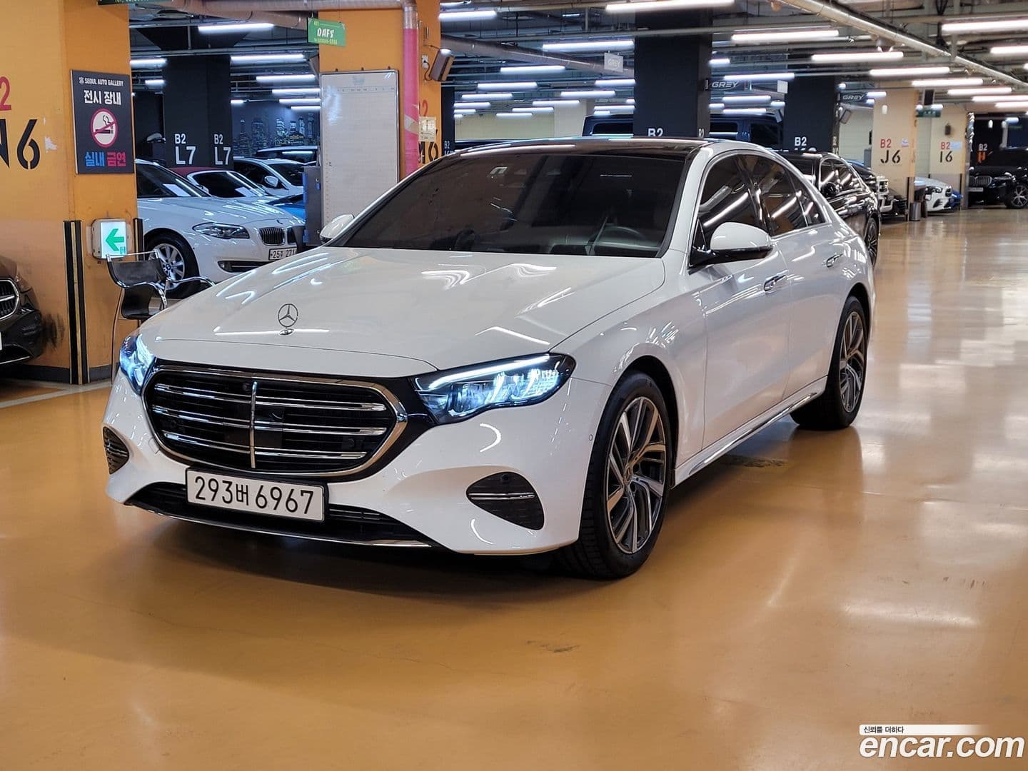Main__Slider__Photo:E-Class Mercedes-Benz 2024.8-0