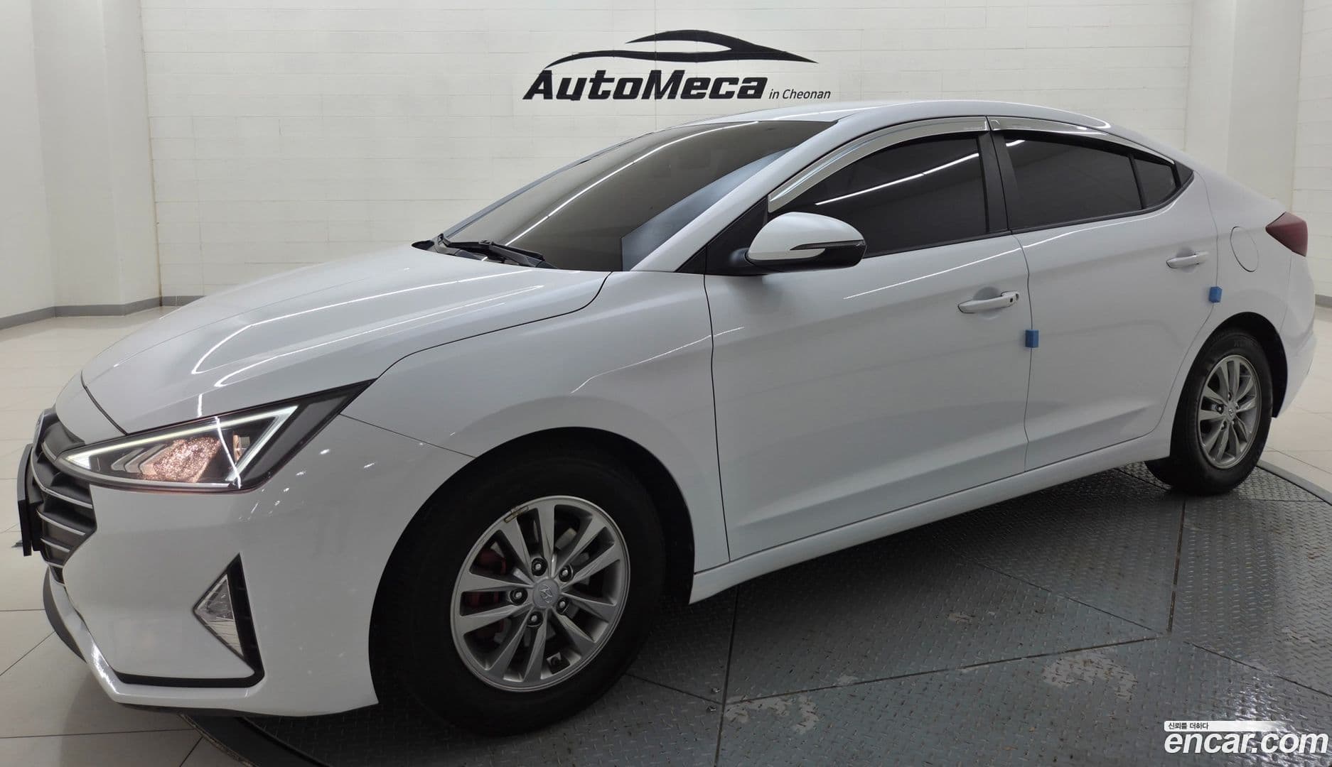 Main__Slider__Photo:AVANTE Hyundai 2019.6-0