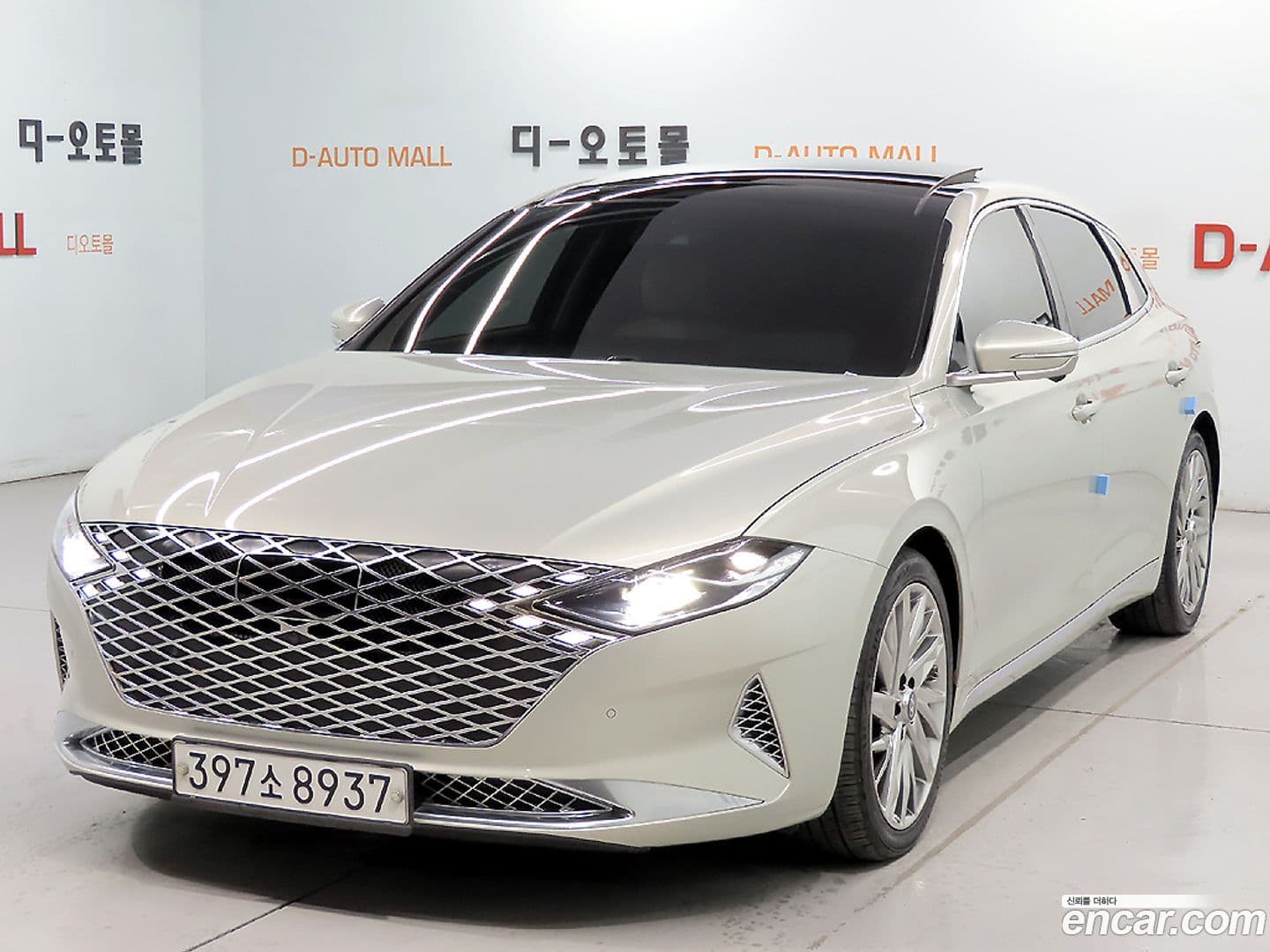 Main__Slider__Photo:Grandeur Hyundai 2020.4-0