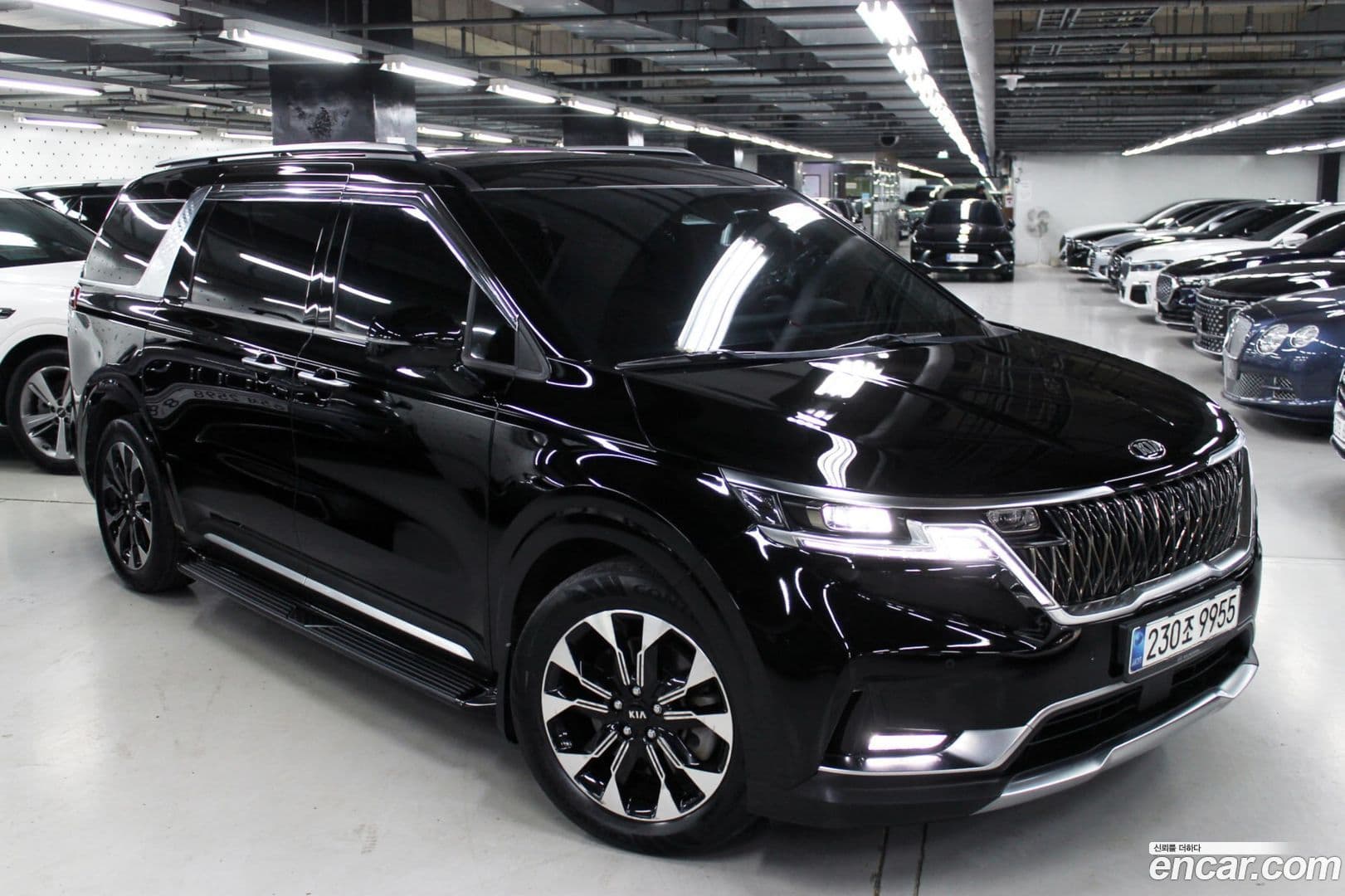 Main__Slider__Photo:Canival Kia 2020.9-0