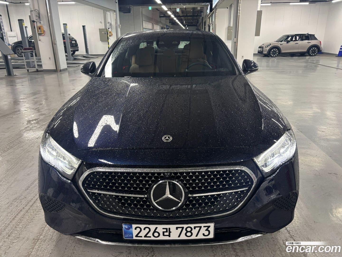 Main__Slider__Photo:E-Class Mercedes-Benz 2025.4-0