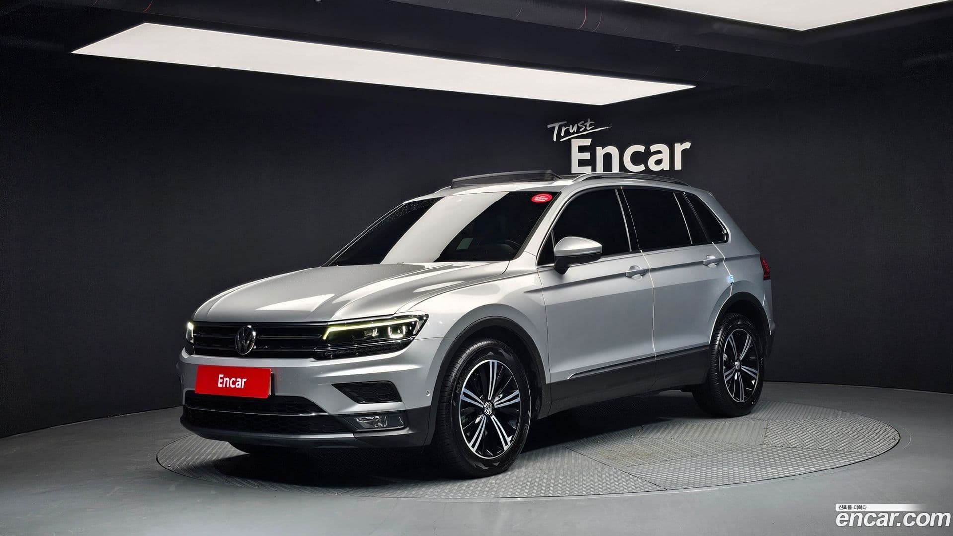 Main__Slider__Photo:Tiguan Volkswagen 2020.6-0