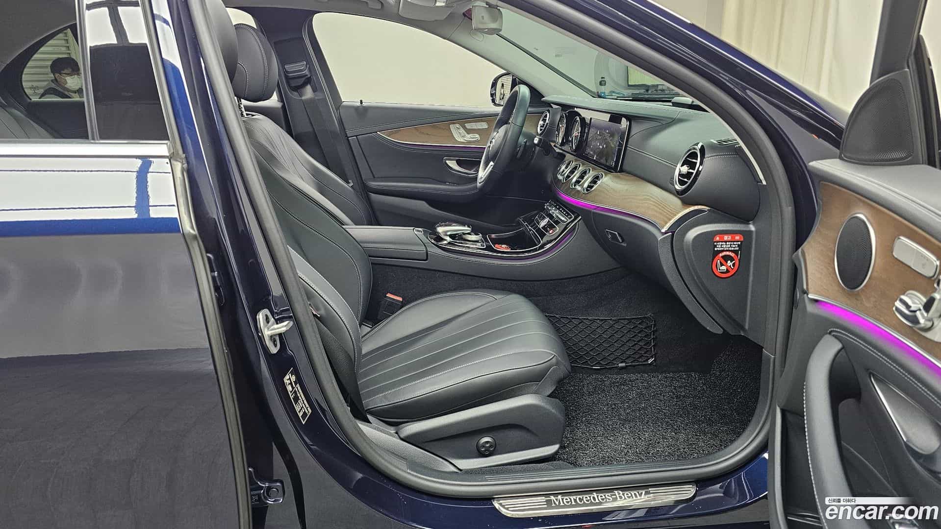 E-Class Mercedes-Benz 2020.6-OPTION-015