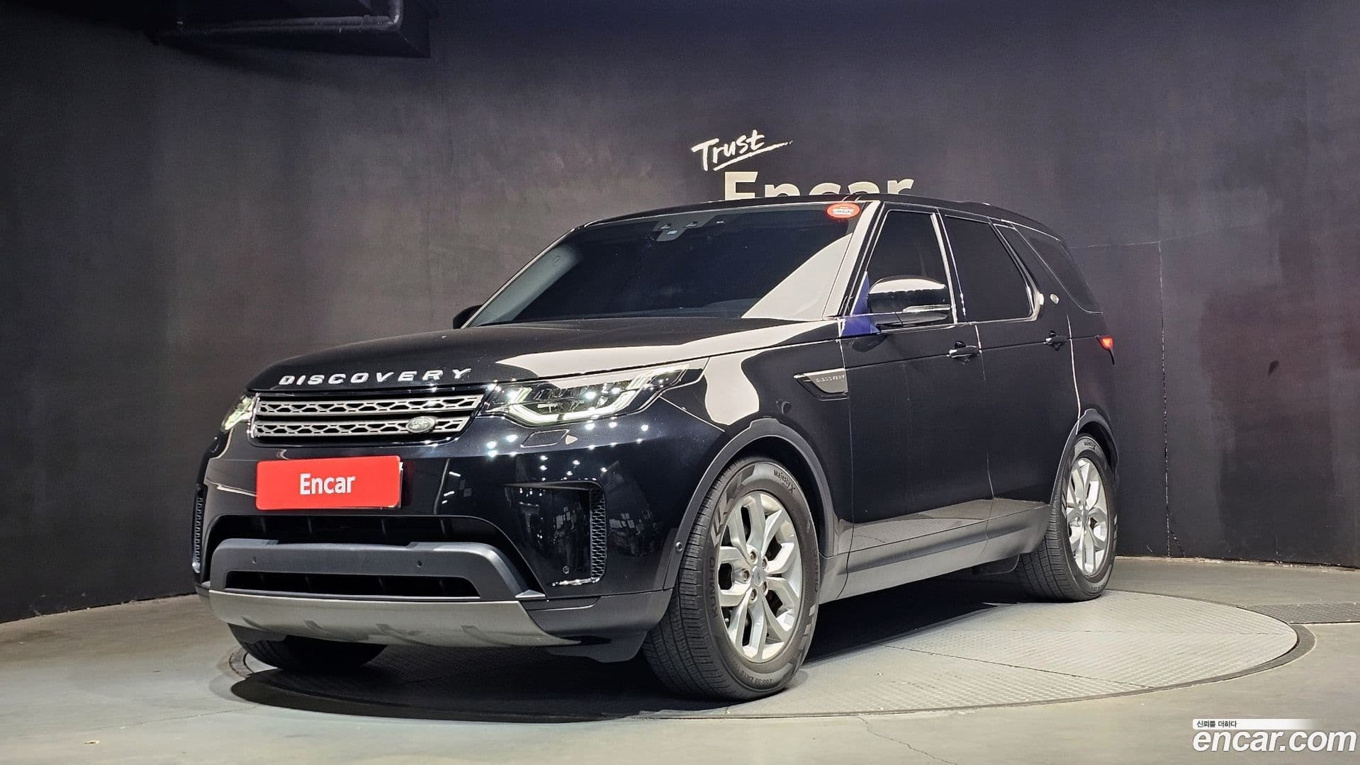 Main__Slider__Photo:Discovery Land Rover 2019.7-0