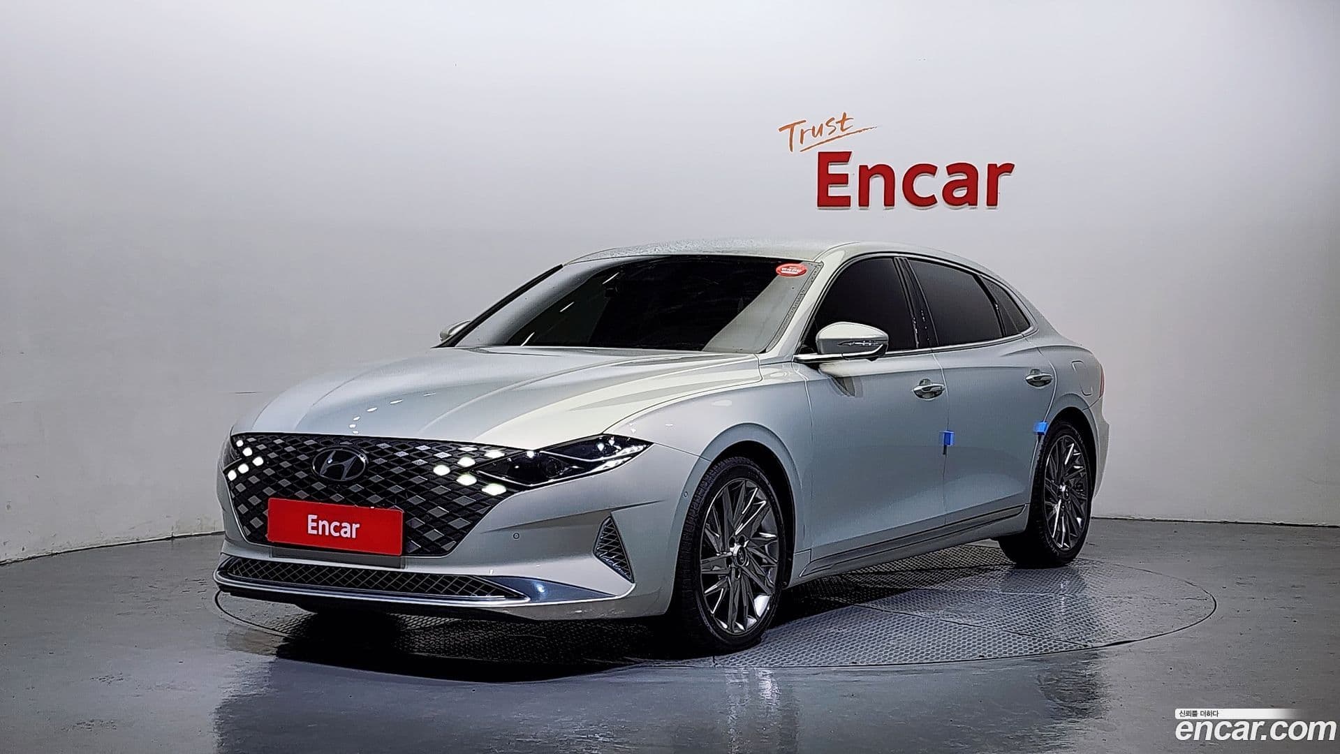 Main__Slider__Photo:Grandeur Hyundai 2020.10-0