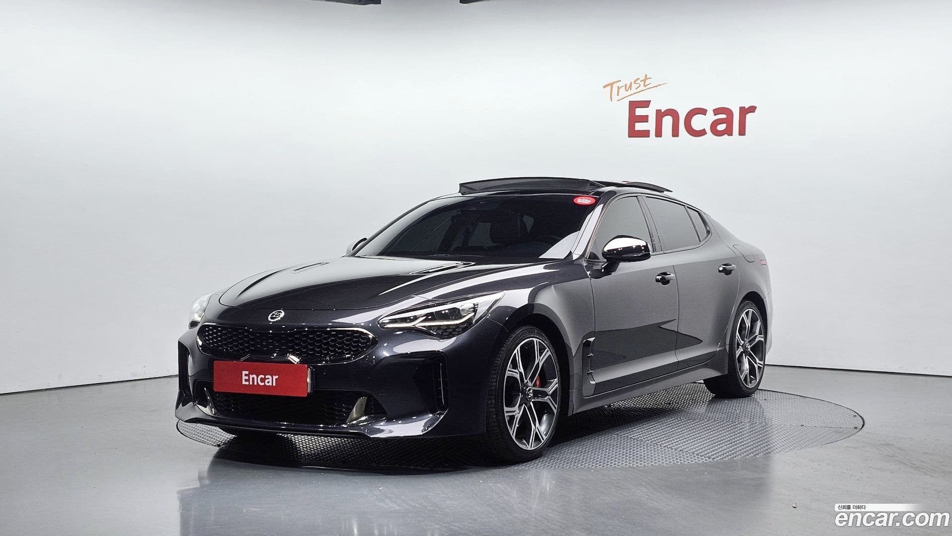 Main__Slider__Photo:Stinger Kia 2017.7-0
