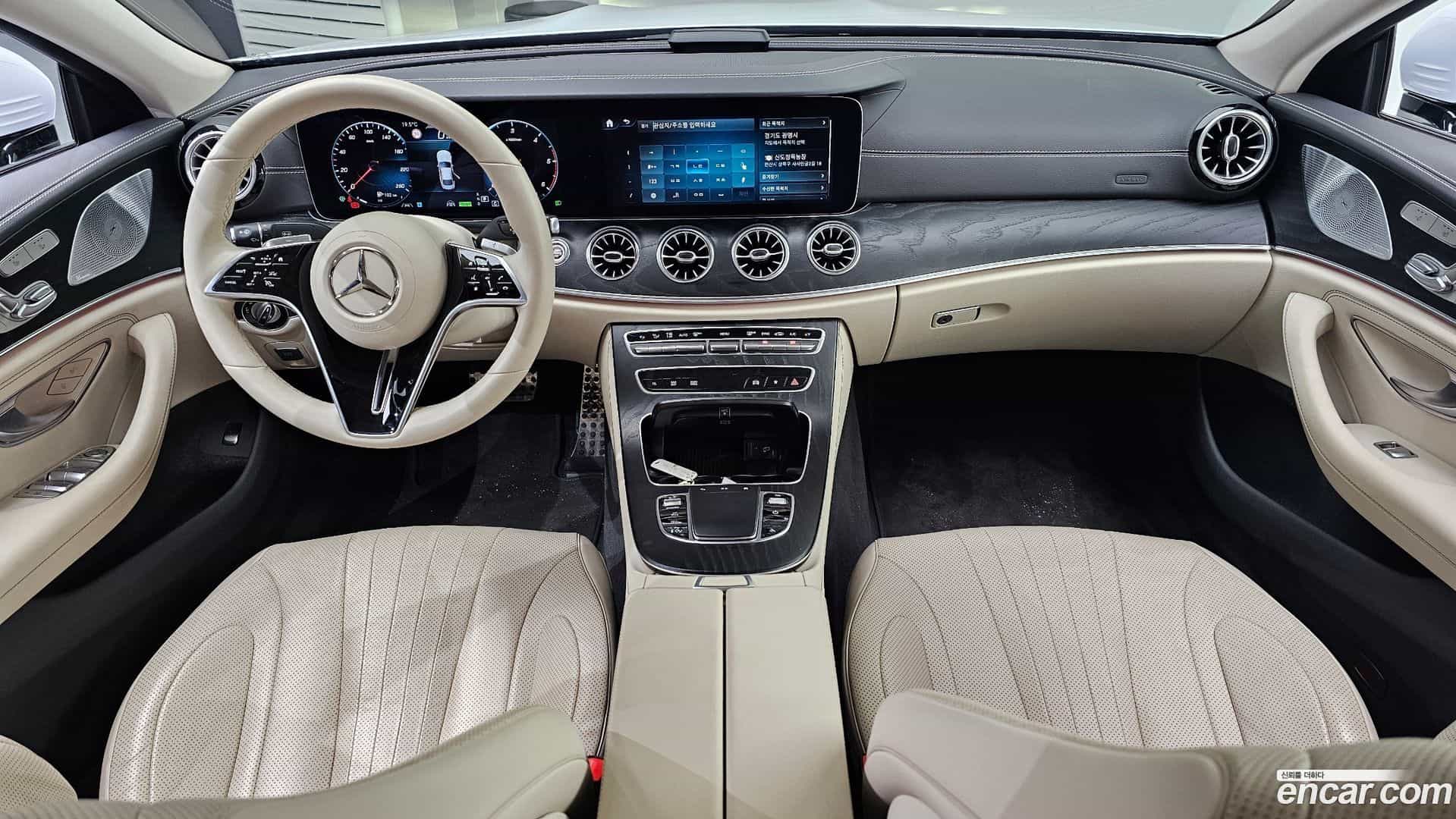 CLS-Class Mercedes-Benz 2022.10-INNER-007
