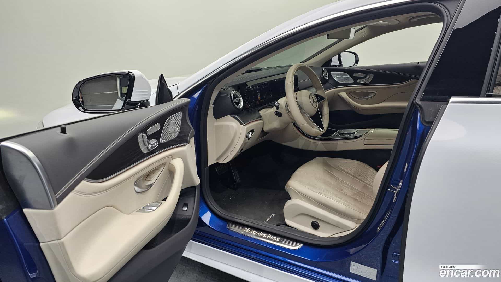 CLS-Class Mercedes-Benz 2022.10-INNER-010