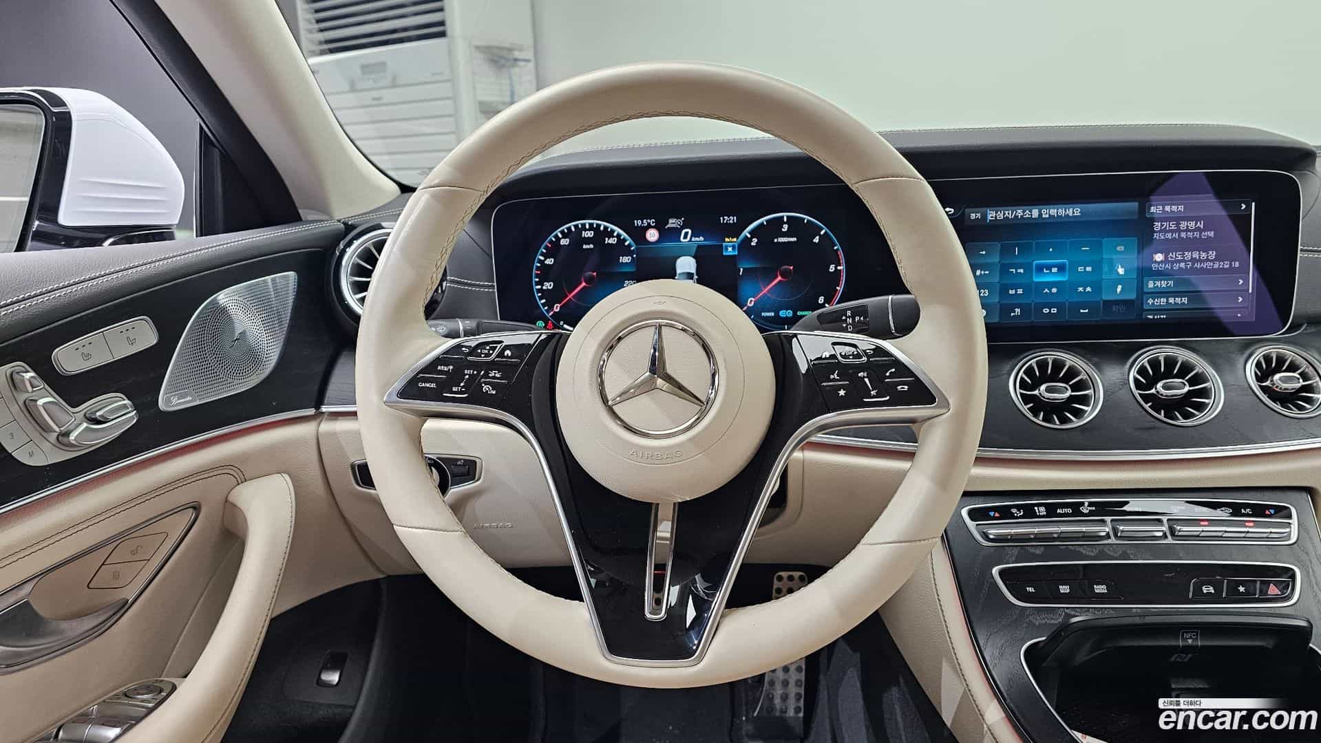 CLS-Class Mercedes-Benz 2022.10-OPTION-017