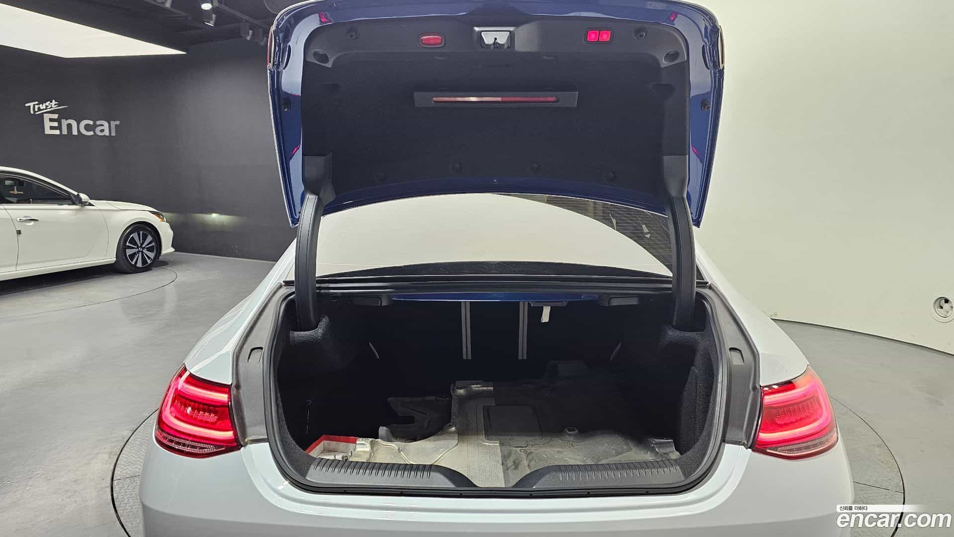 CLS-Class Mercedes-Benz 2022.10-OPTION-024