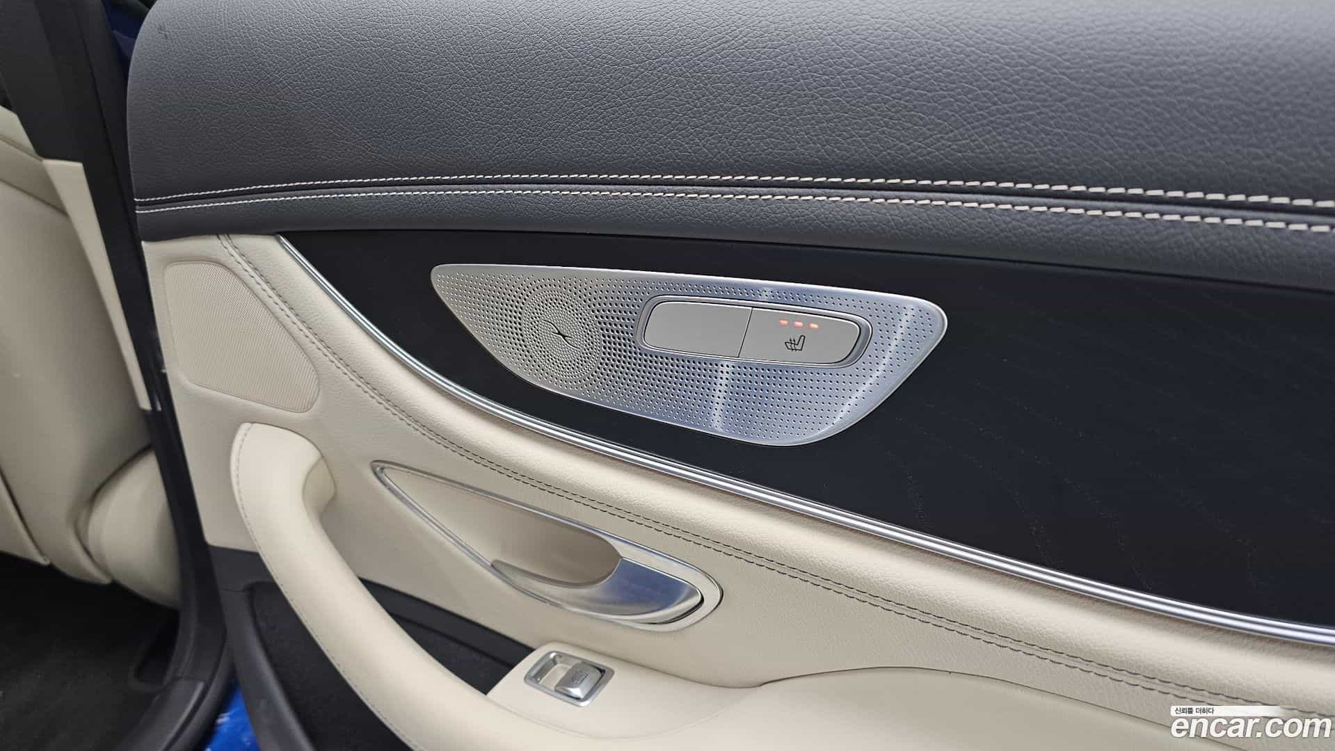 CLS-Class Mercedes-Benz 2022.10-INNER-034