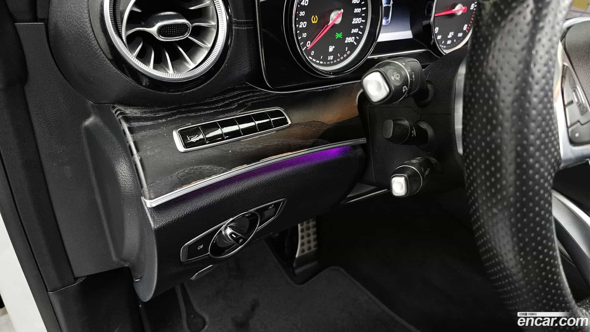 E-Class Mercedes-Benz 2018.9-OPTION-022
