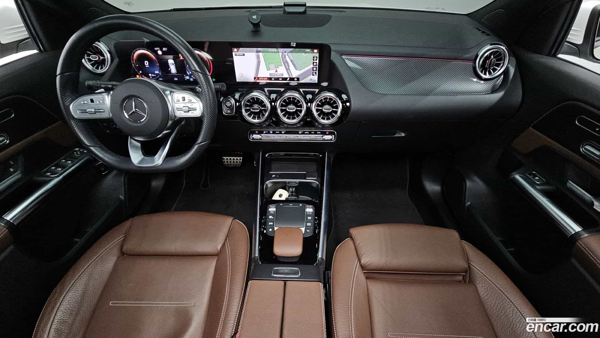 GLA-Class Mercedes-Benz 2023.1-INNER-007