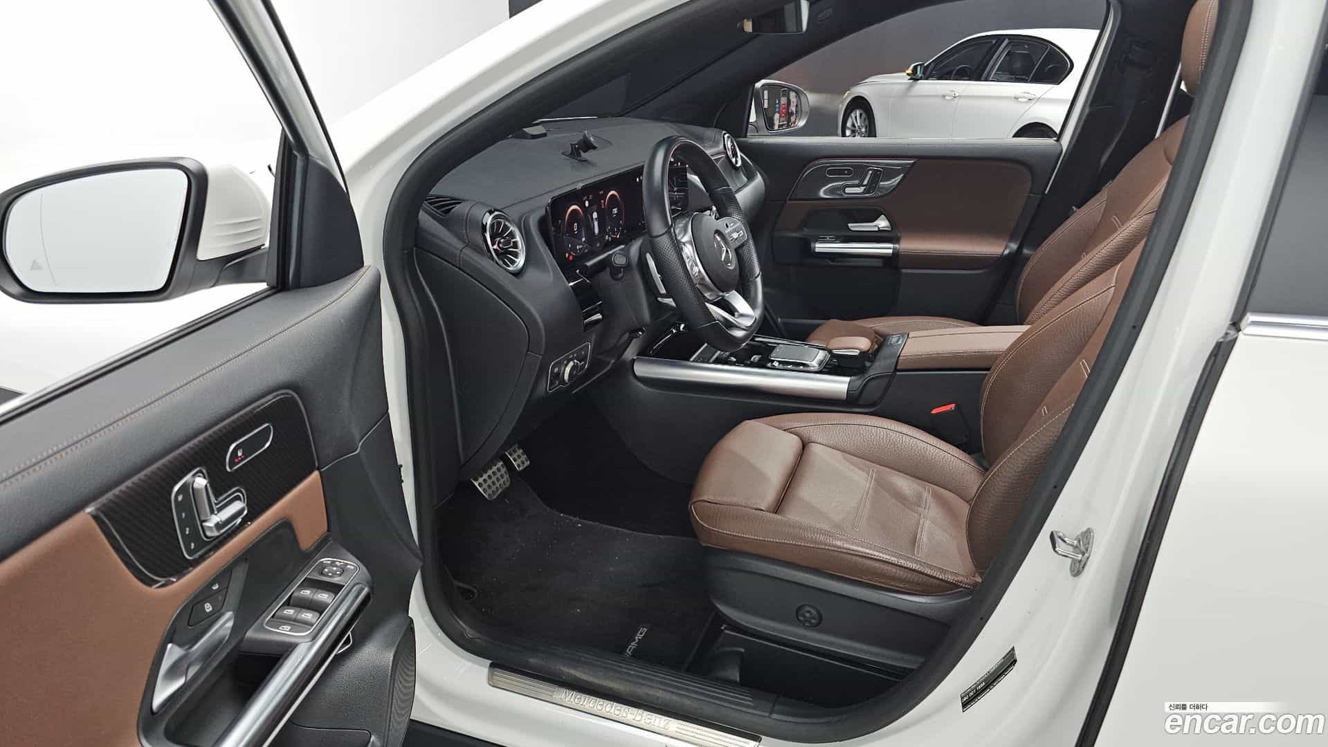 GLA-Class Mercedes-Benz 2023.1-OPTION-015
