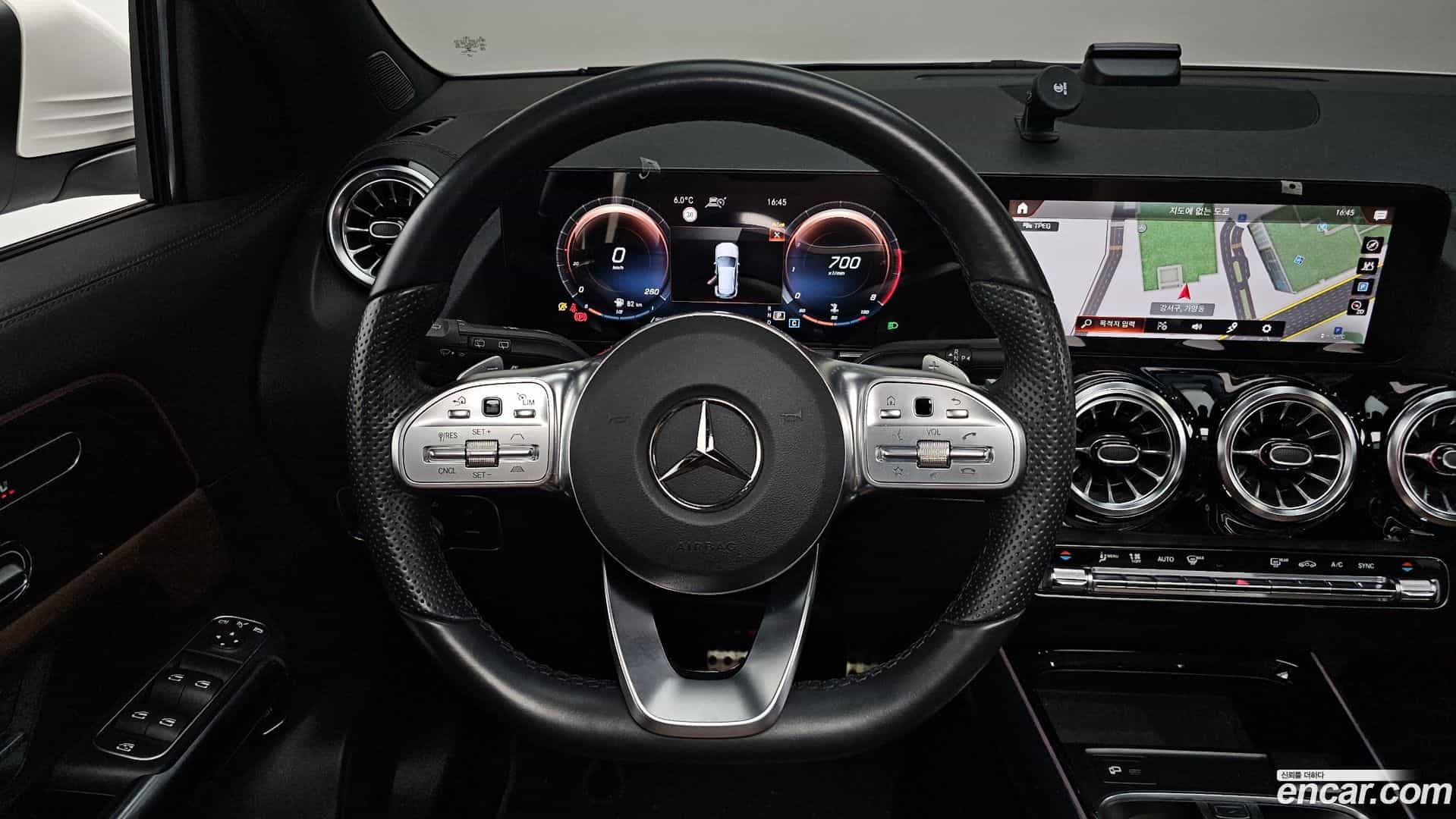 GLA-Class Mercedes-Benz 2023.1-OPTION-017