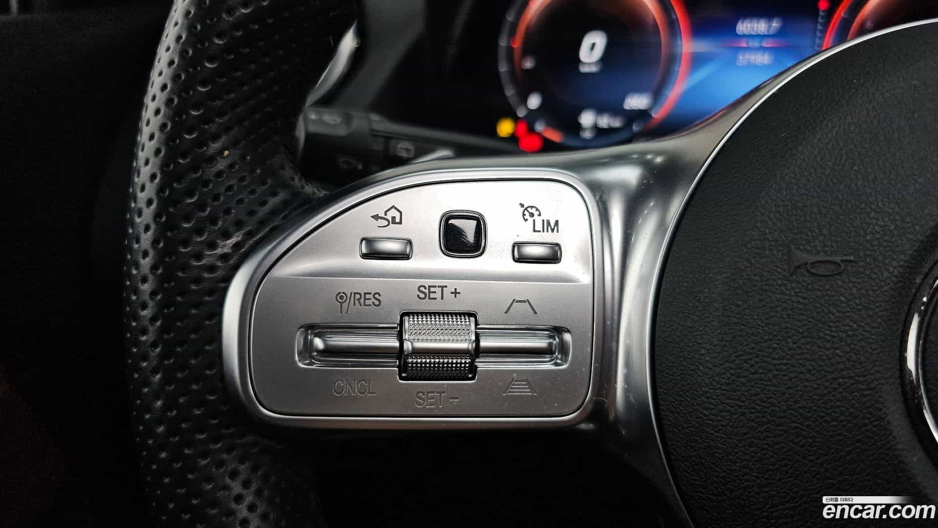 GLA-Class Mercedes-Benz 2023.1-OPTION-022