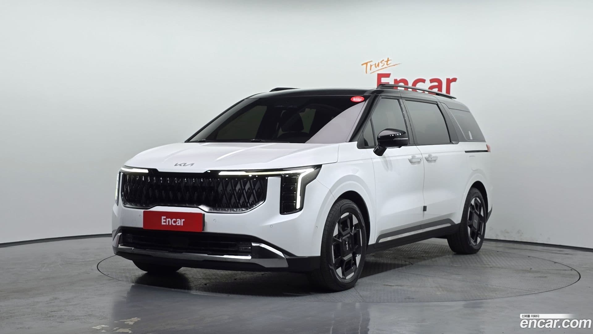 Main__Slider__Photo:Canival Kia 2024.3-0