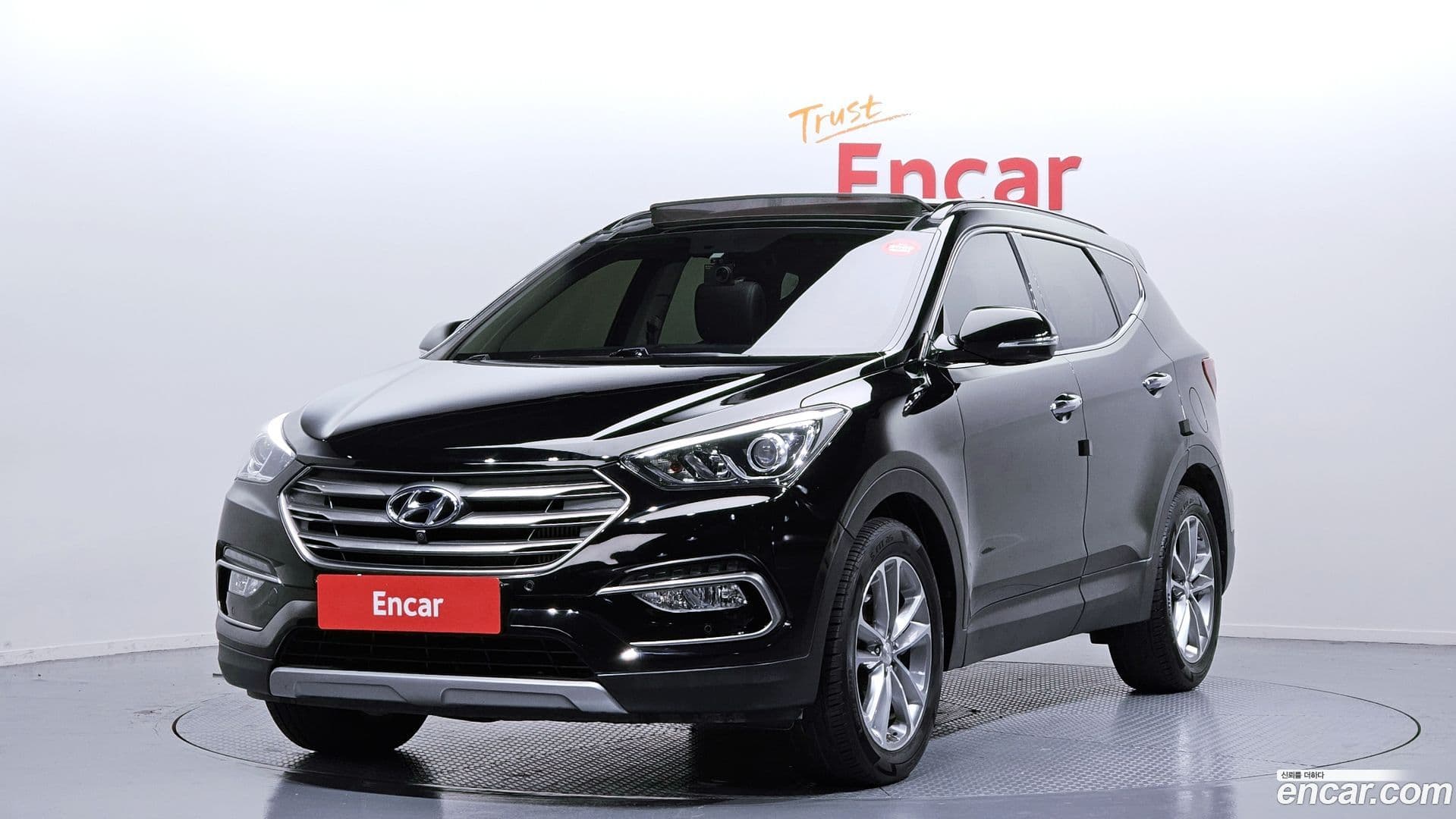 Main__Slider__Photo:Santafe Hyundai 2016.4-0